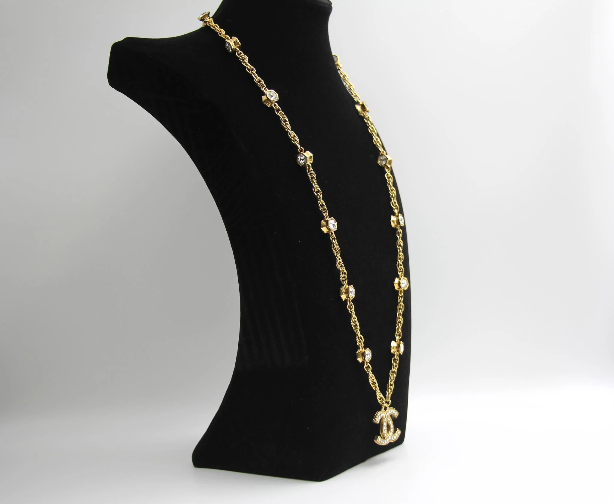 Chanel Vintage 71 80 Years Multi-Grain Rhinestone Double-Sided Rhinestone Double C Long Necklace - Image 4