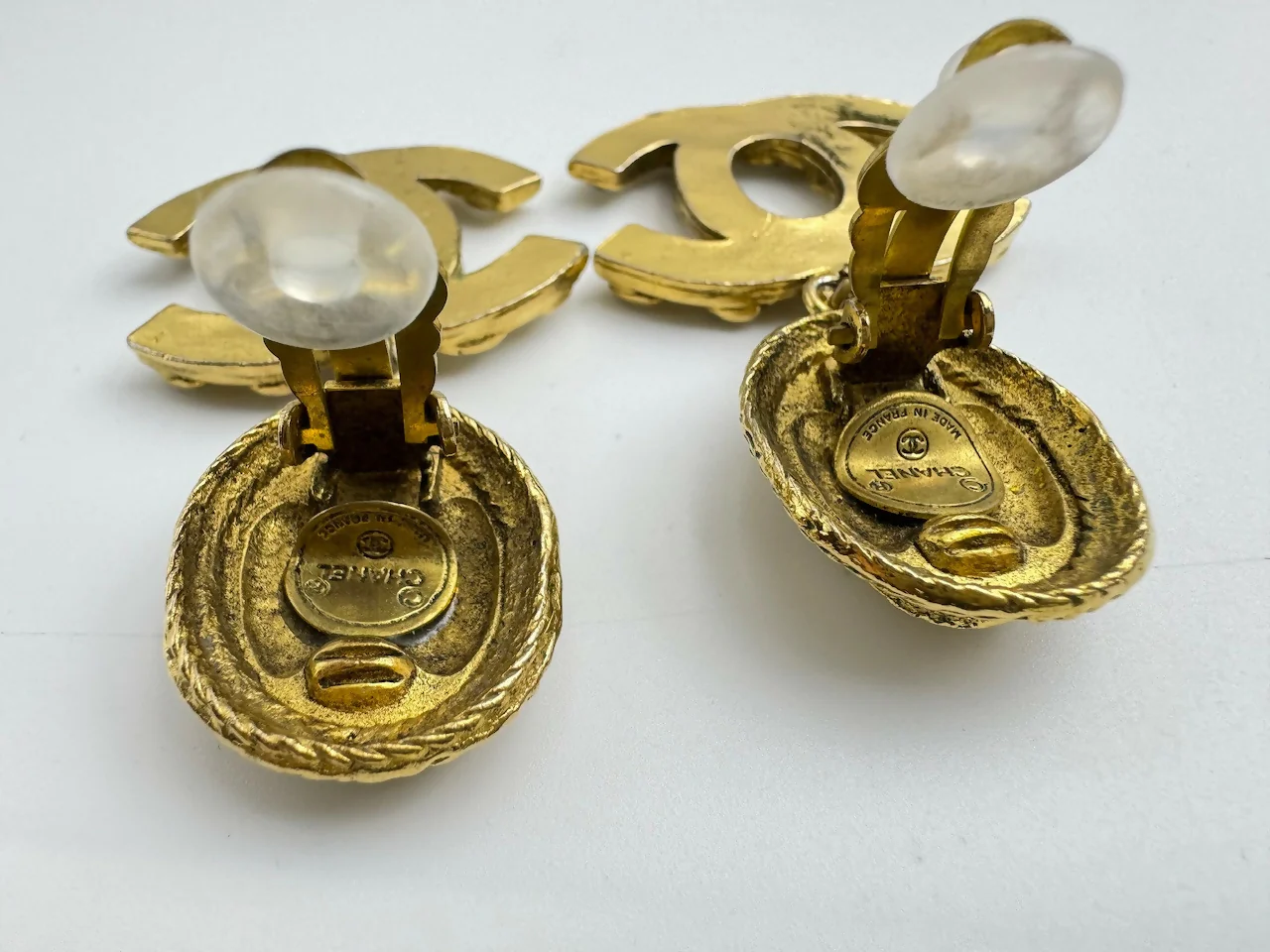 Chanel Vintage 71-80s Rhinestone & Gold-plated Round Relief Dangle Clip-on Earrings - Image 8