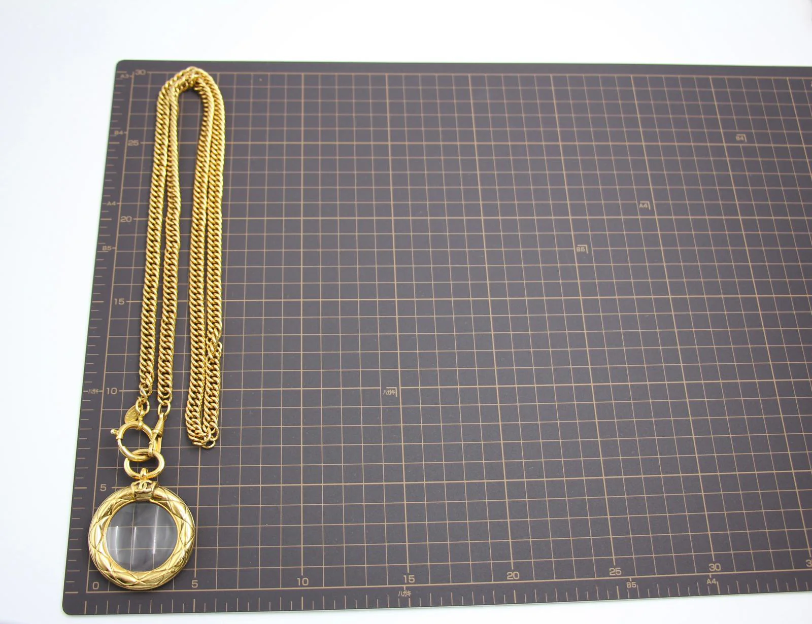 Chanel Vintage 81 85 Gold-Plated Glass Mirror Long Necklace - Image 12