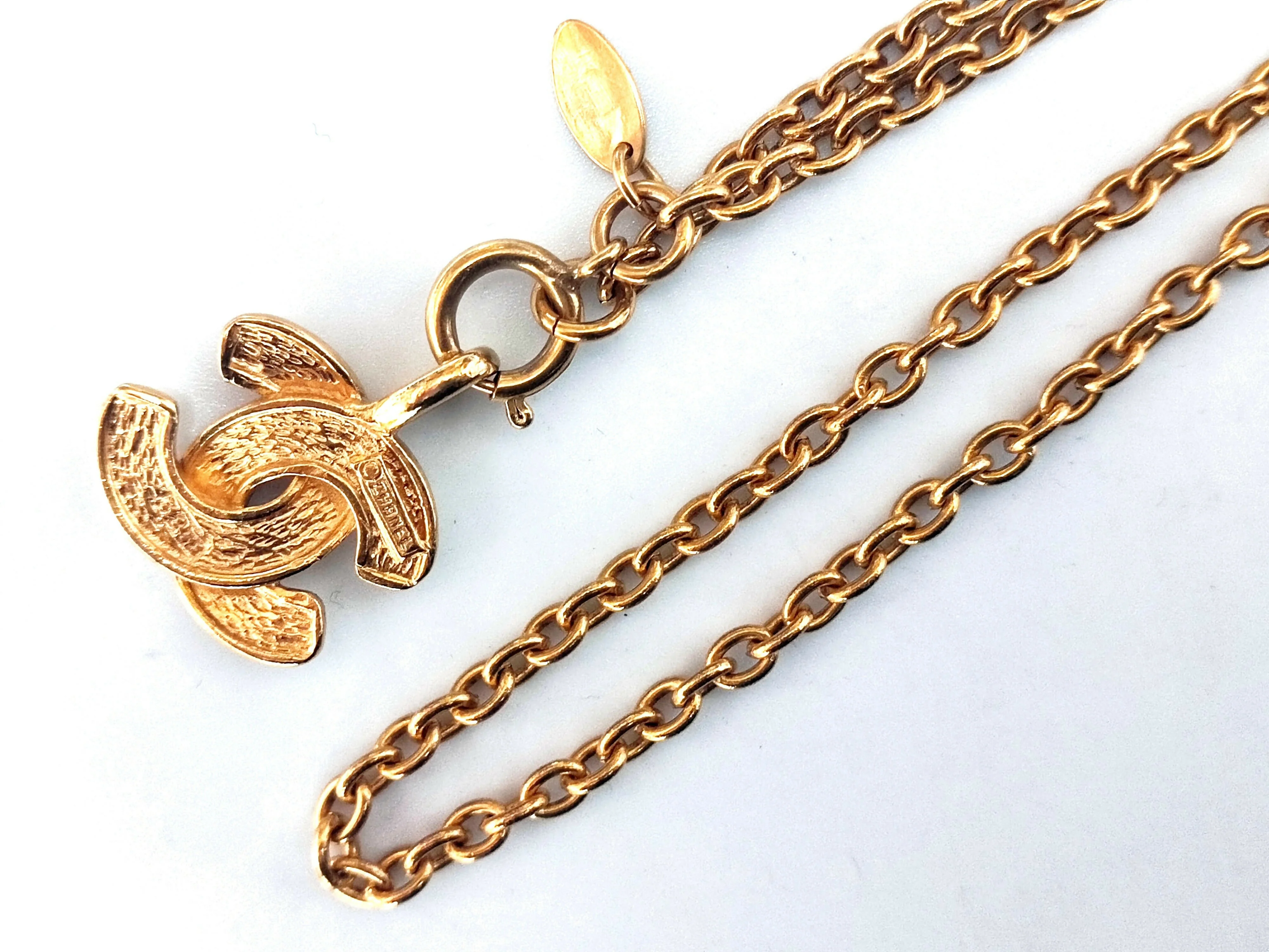 Chanel Vintage 81-85 Gold Plated Quilted Coco Mark Necklace - Image 4