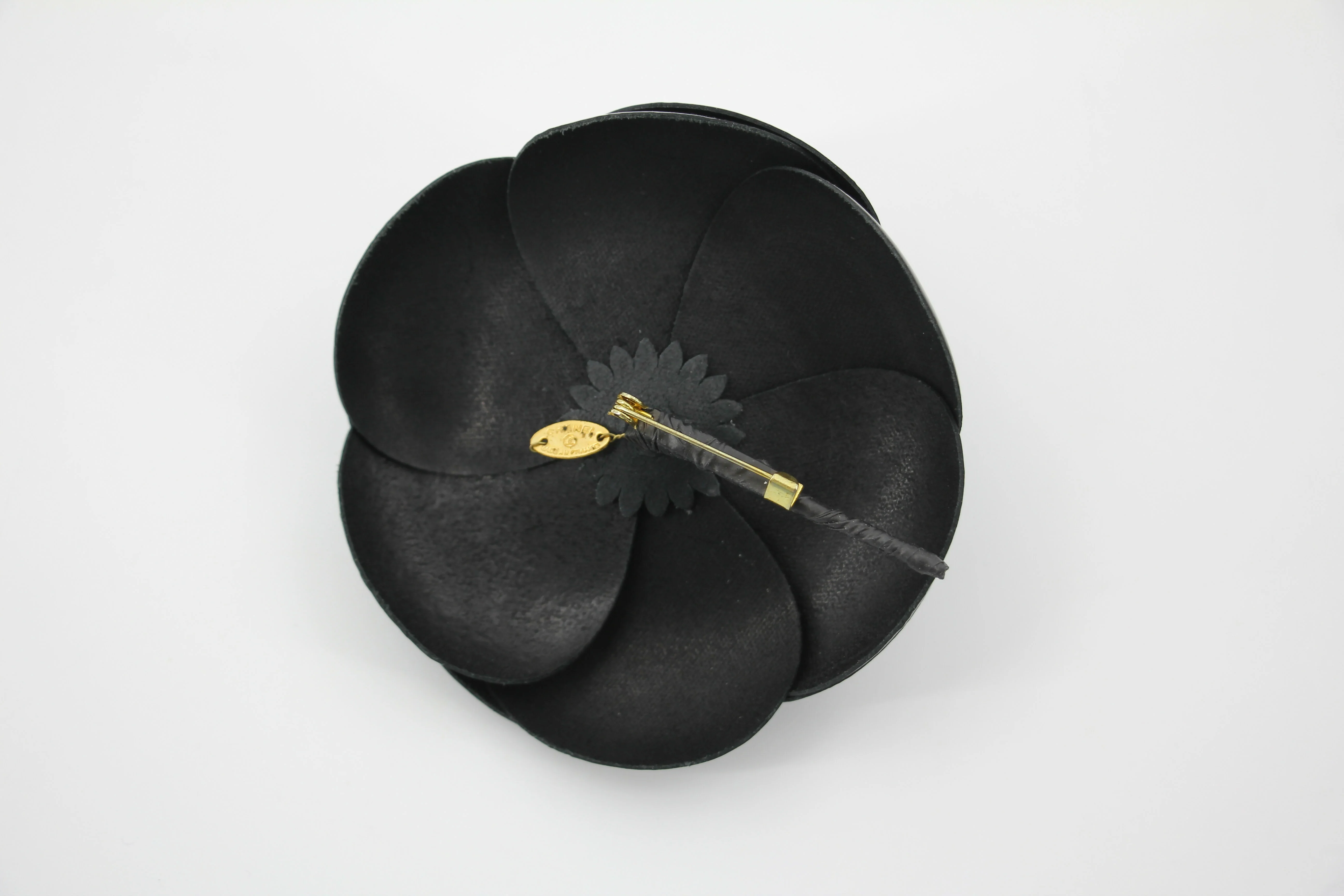 Chanel Vintage 81-85 Patent Leather Black Large Camellia Brooch - Image 7