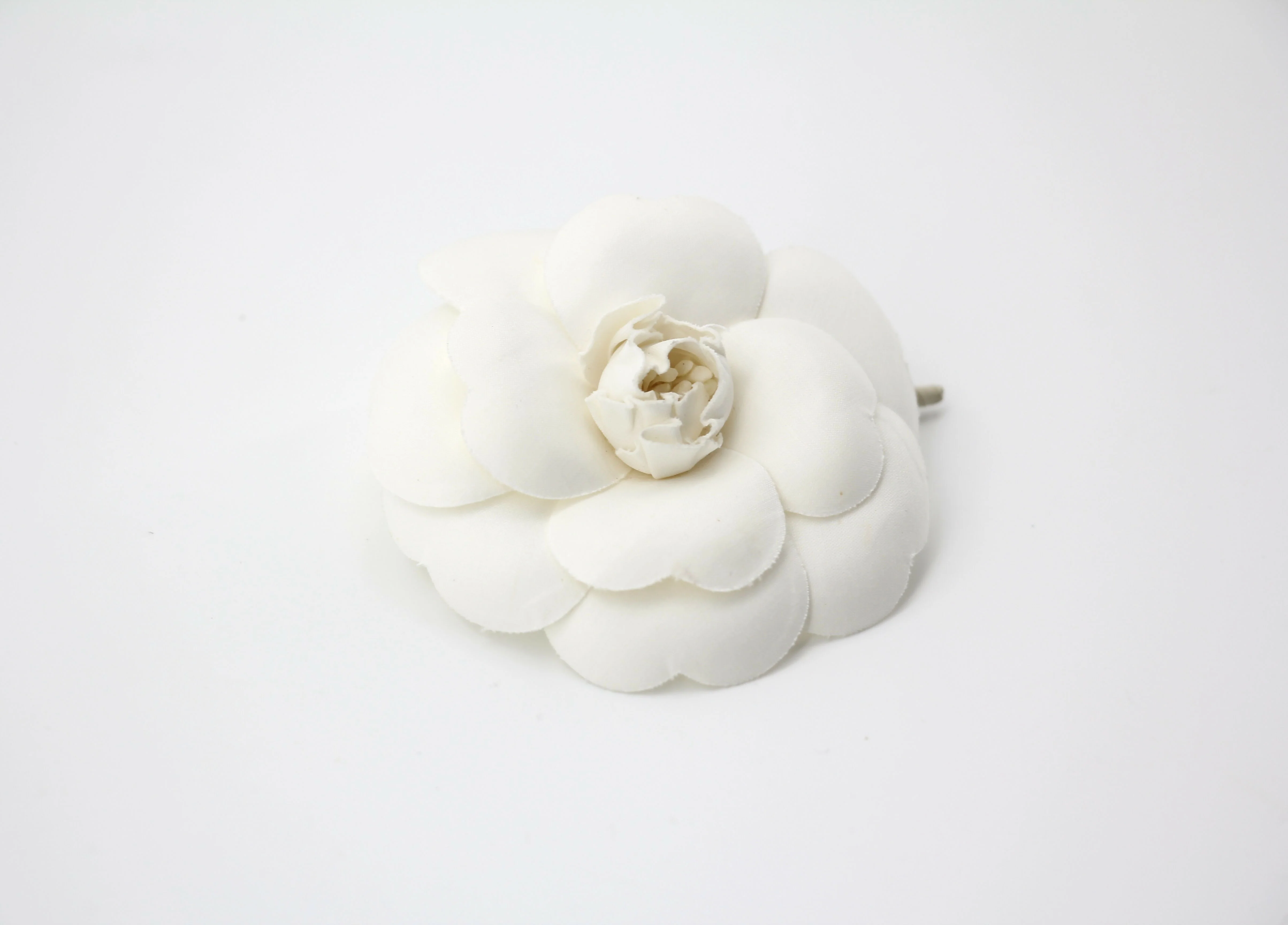 Chanel Vintage 81-85 Silk White Camellia Brooch