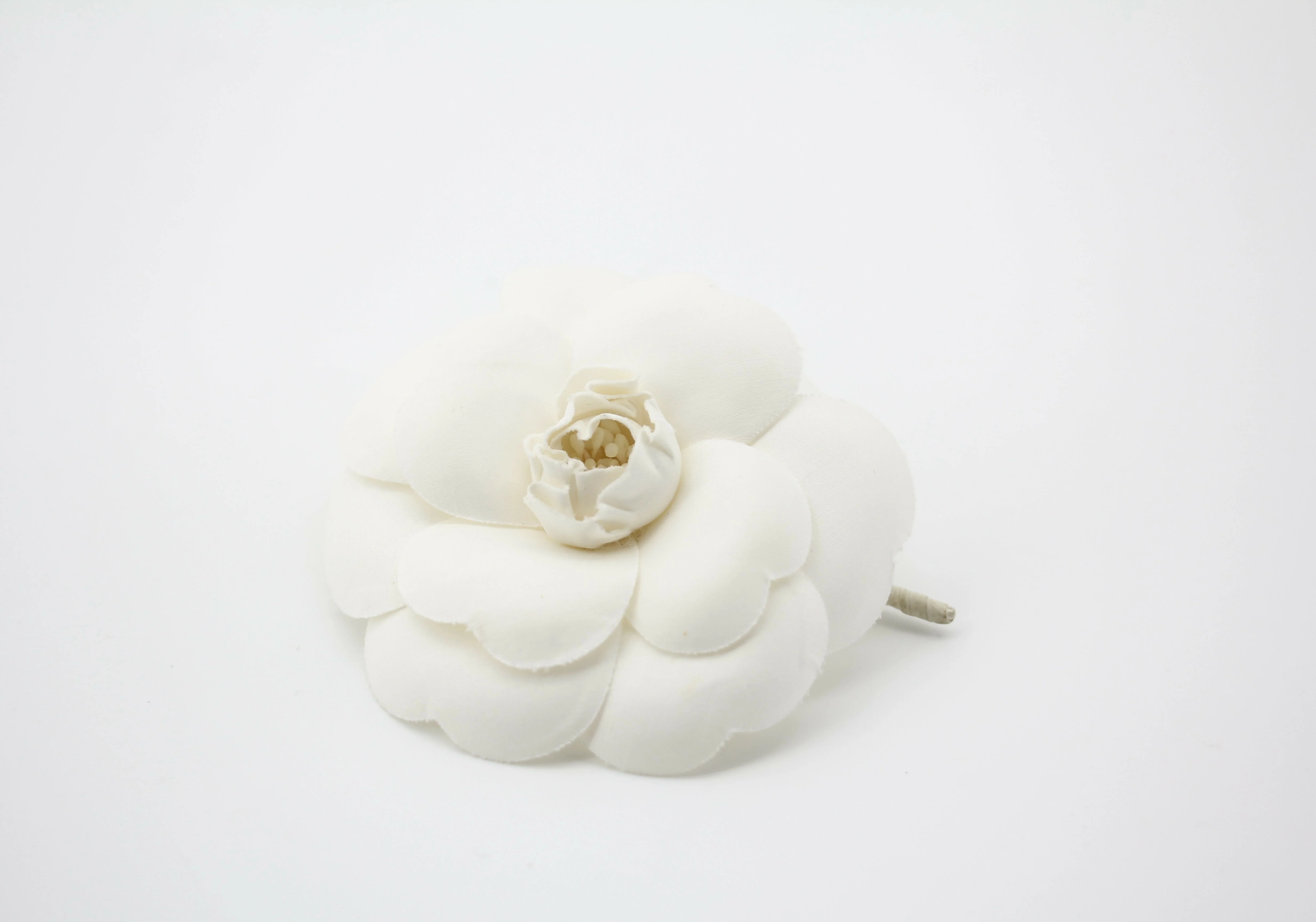 Chanel Vintage 81-85 Silk White Camellia Brooch - Image 10