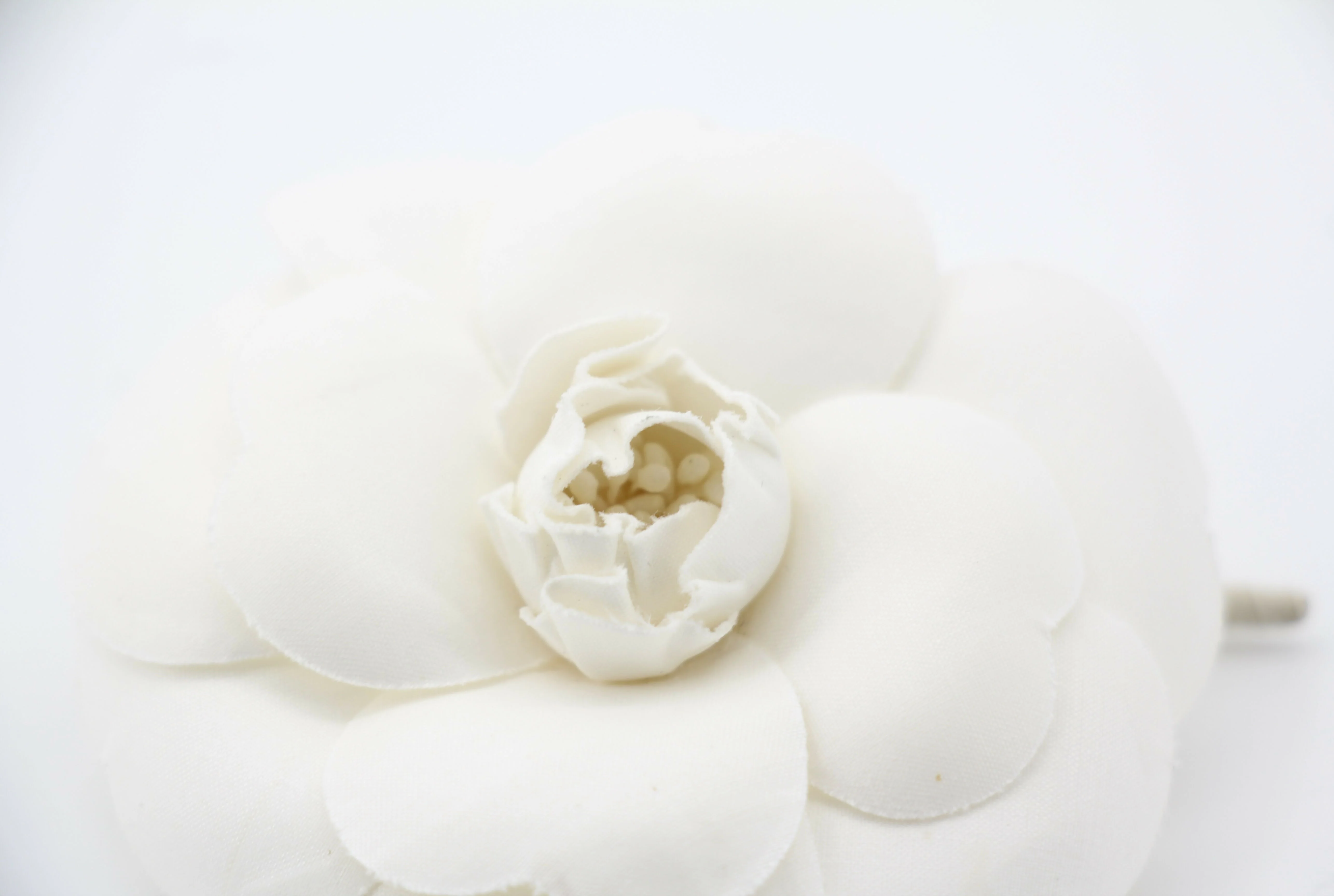 Chanel Vintage 81-85 Silk White Camellia Brooch - Image 7