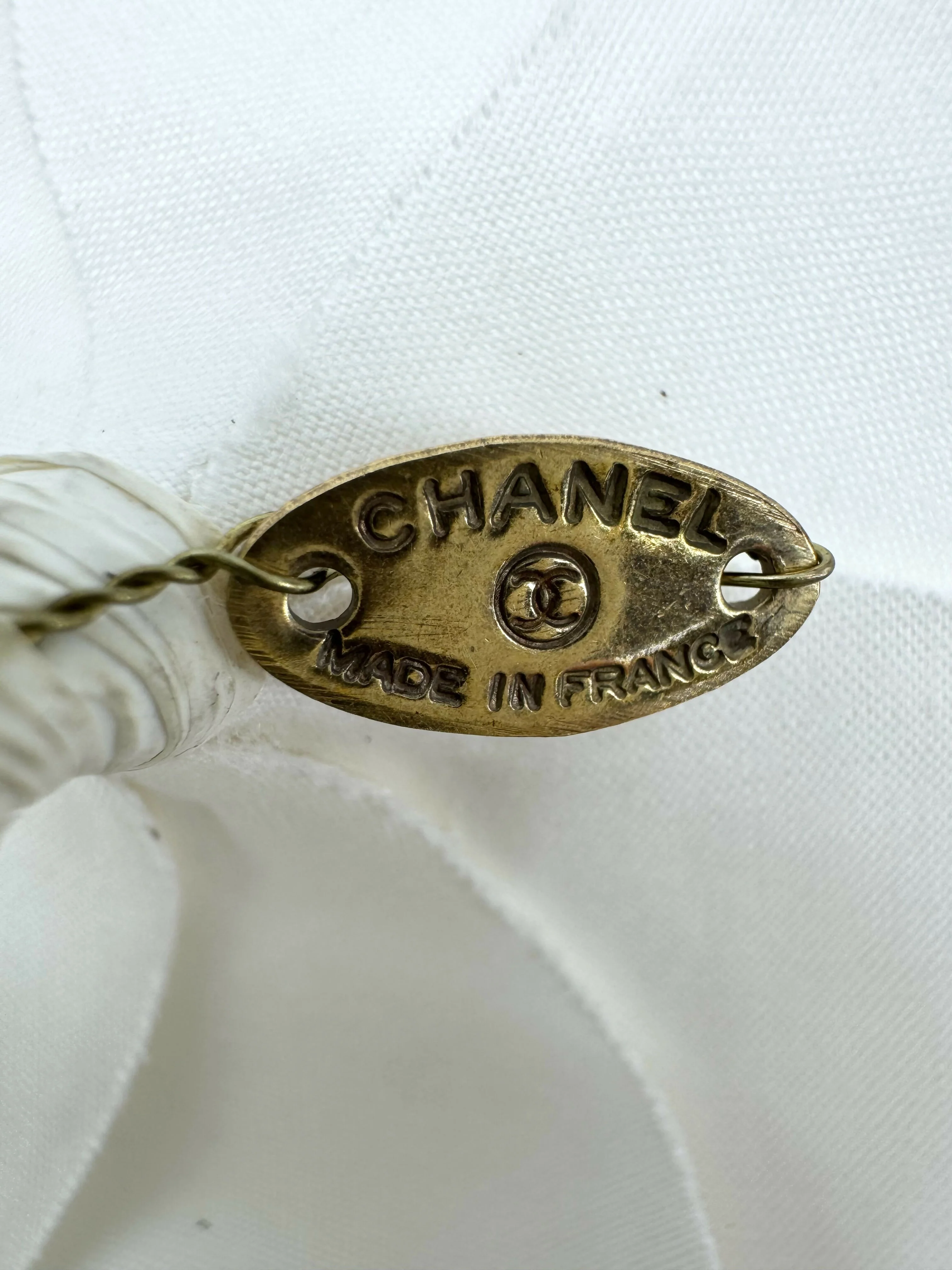Chanel Vintage 81-85 Silk White Camellia Brooch - Image 9