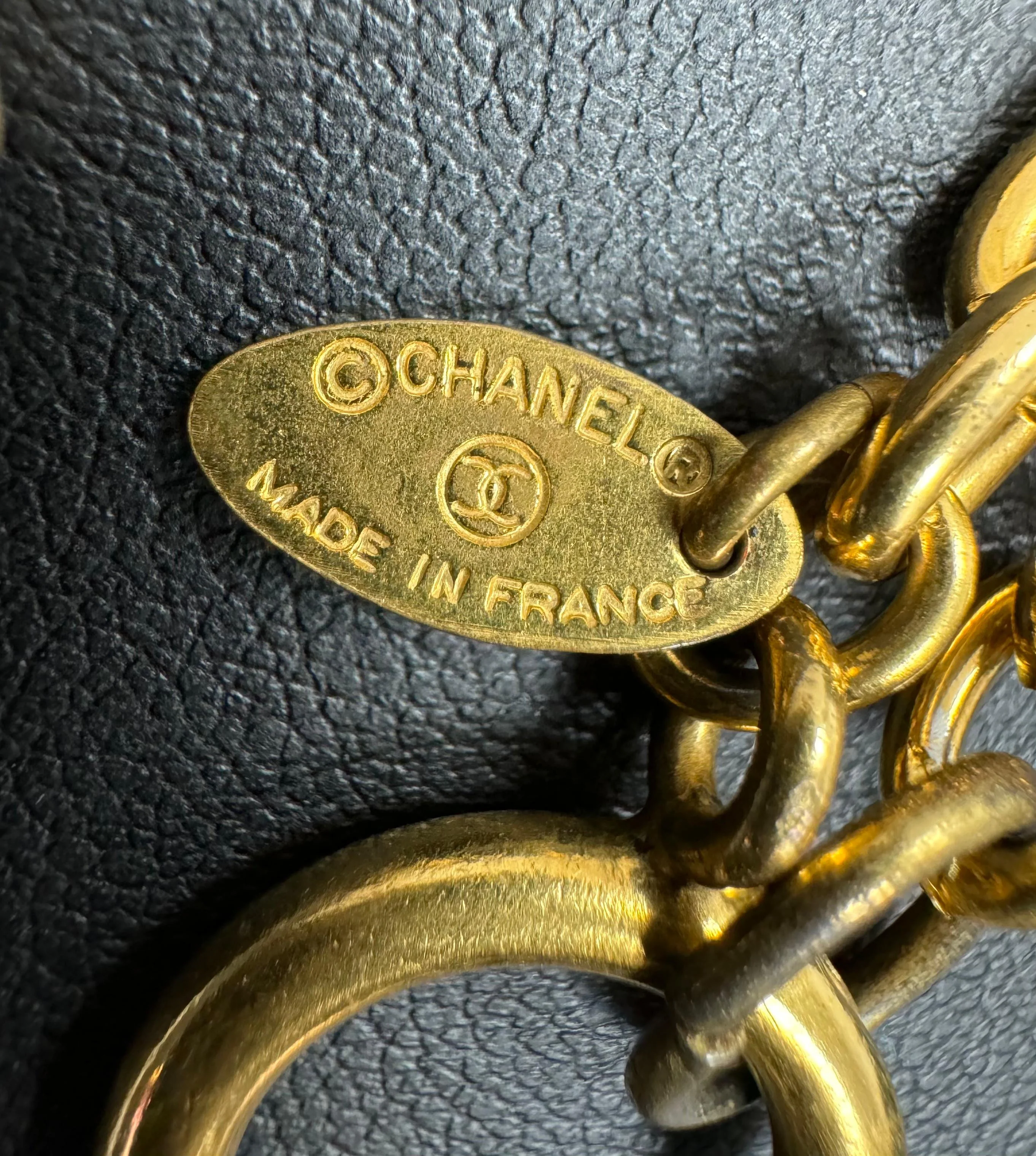 Chanel Vintage 81 85 Year Gold Plated Brushed Line Long Necklace - Image 13