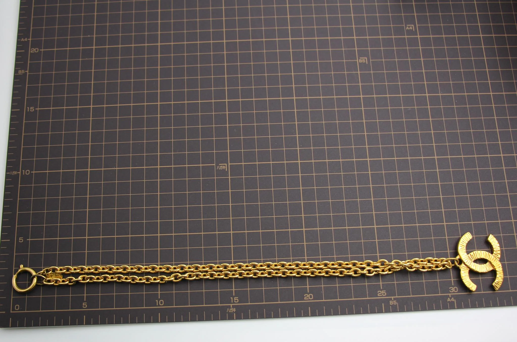 Chanel Vintage 81 85 Year Gold Plated Brushed Line Long Necklace - Image 14