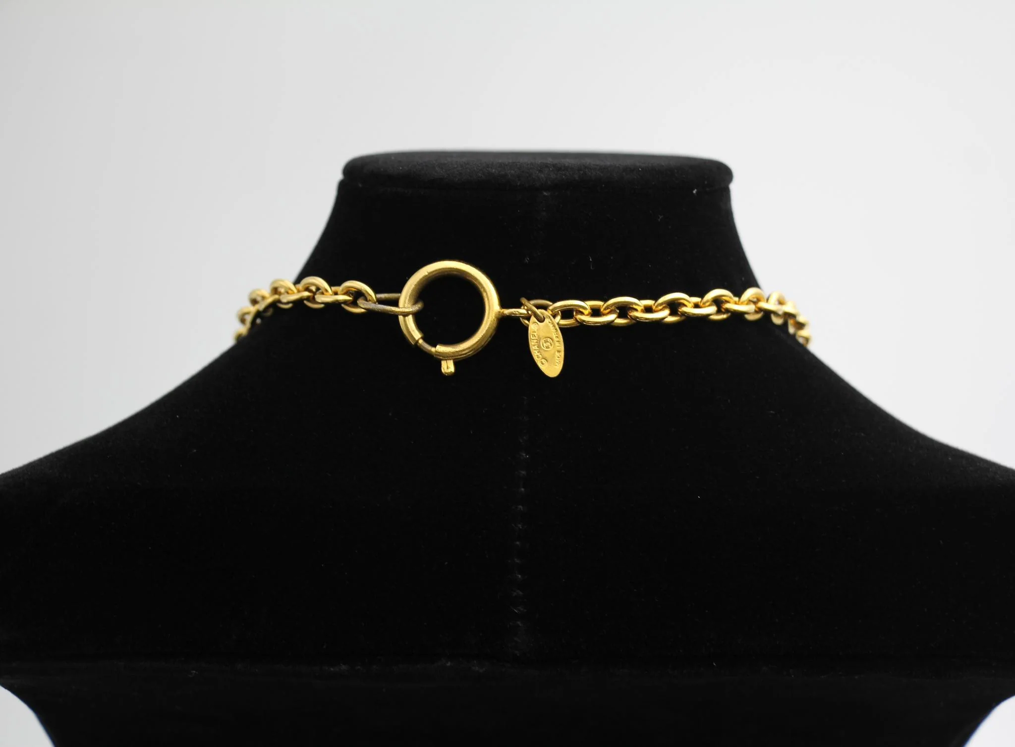 Chanel Vintage 81 85 Year Gold Plated Brushed Line Long Necklace - Image 7