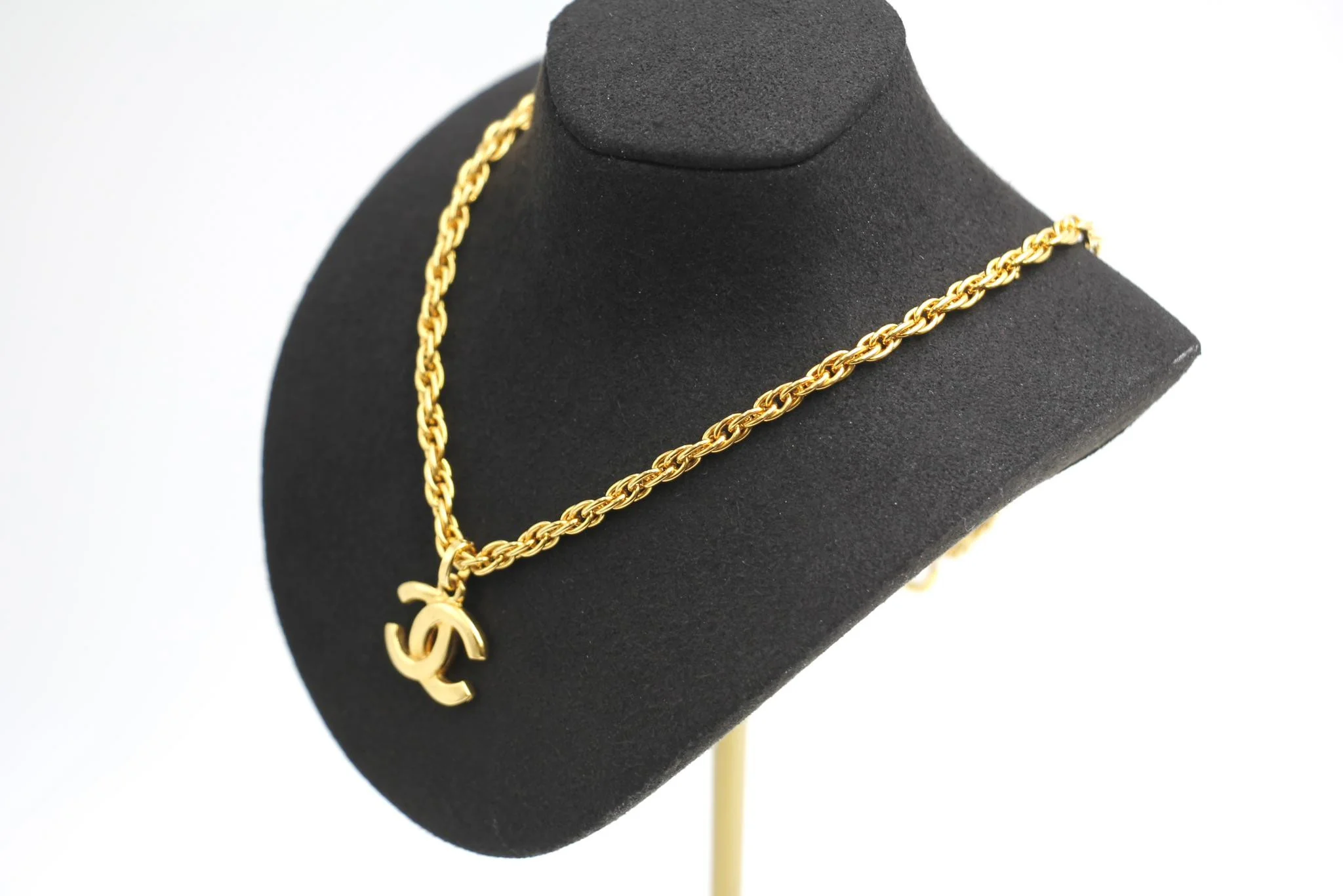 Chanel Vintage 81 85 Gold Plated Chain Clavicle Necklace - Image 2
