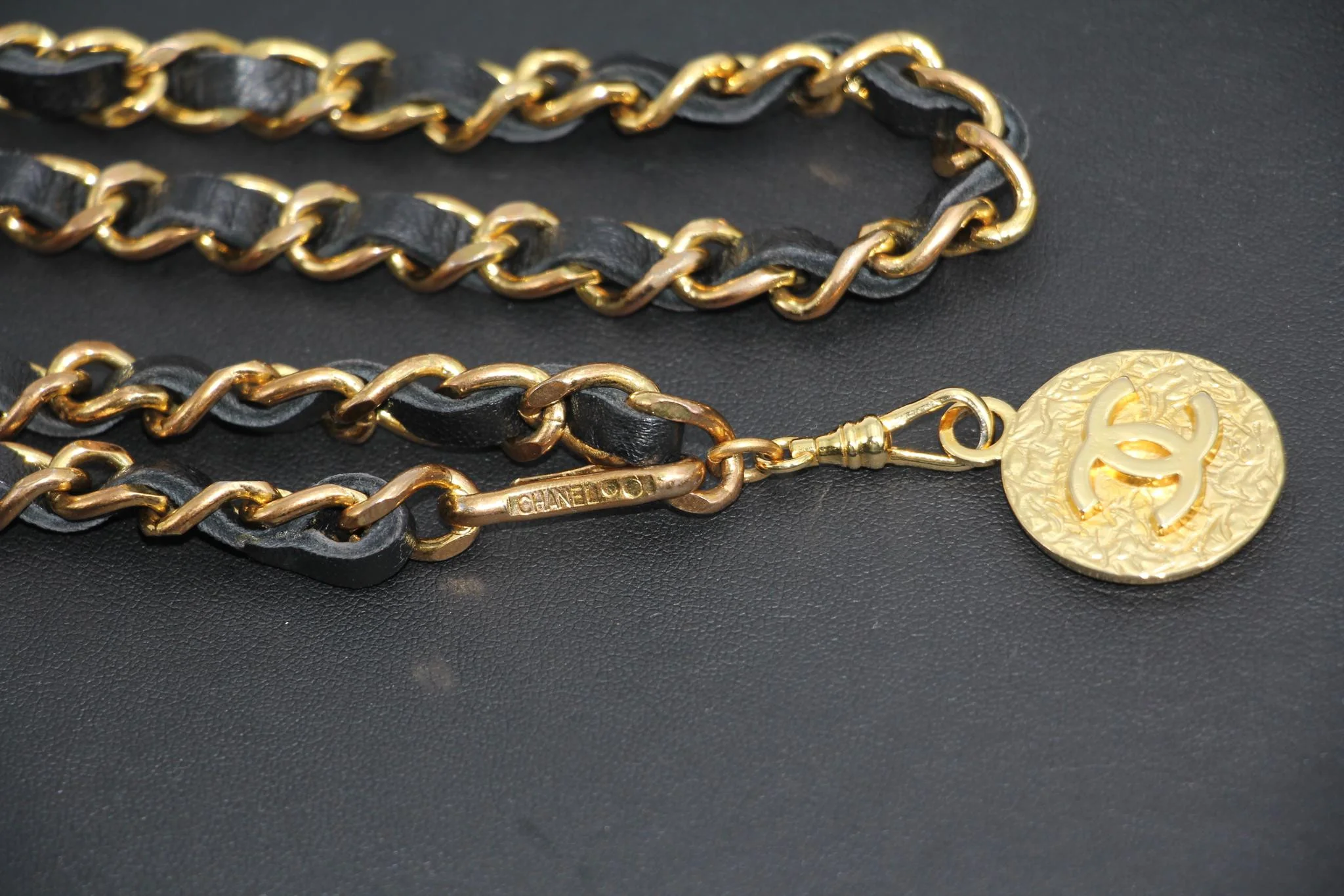 Chanel Vintage 82 Gold Plated Leather Gold Coin Chain Waist Chain - Image 8