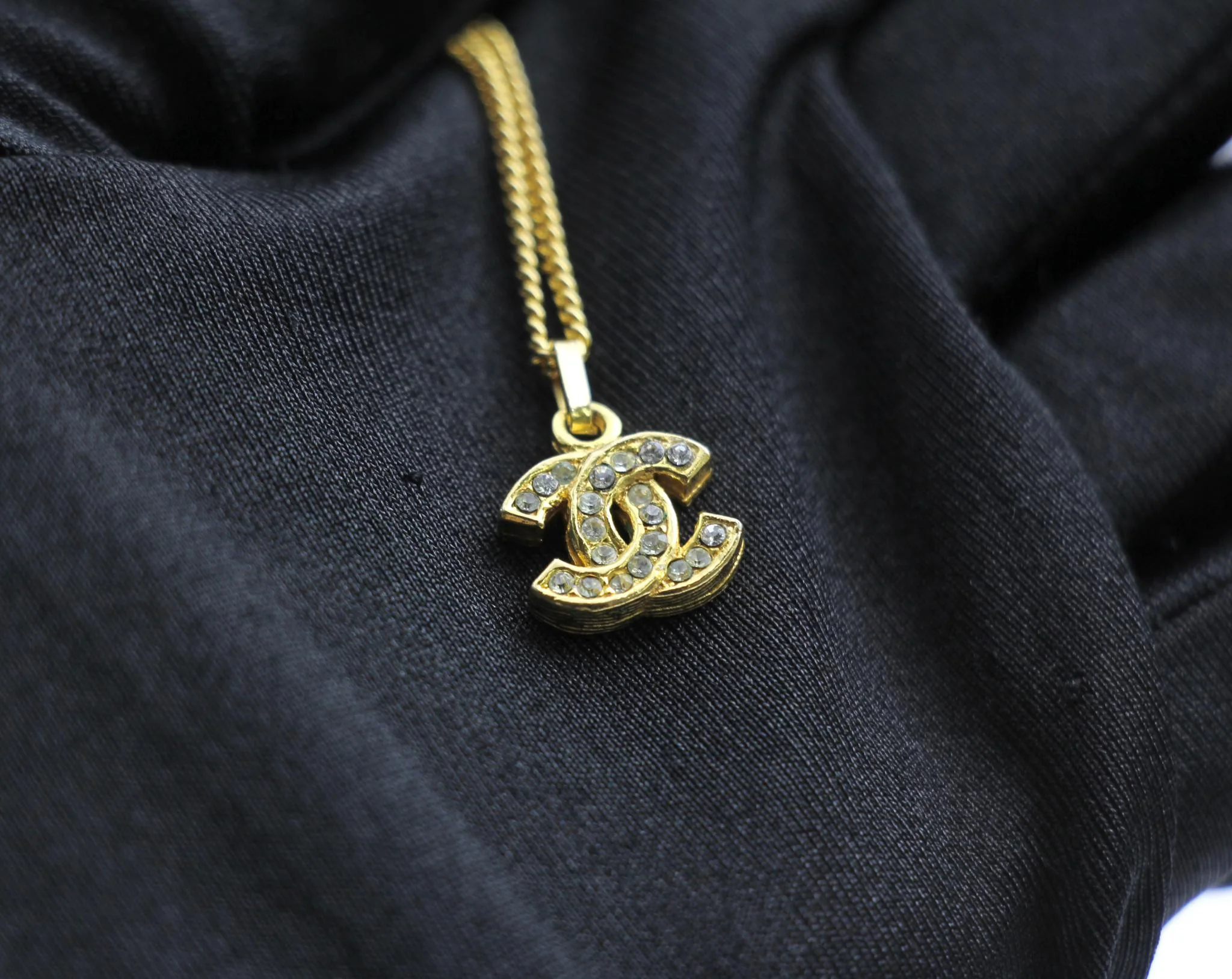 Chanel Vintage 83 Years Rhinestone Gold Plated Thin Cc Necklace - Image 11