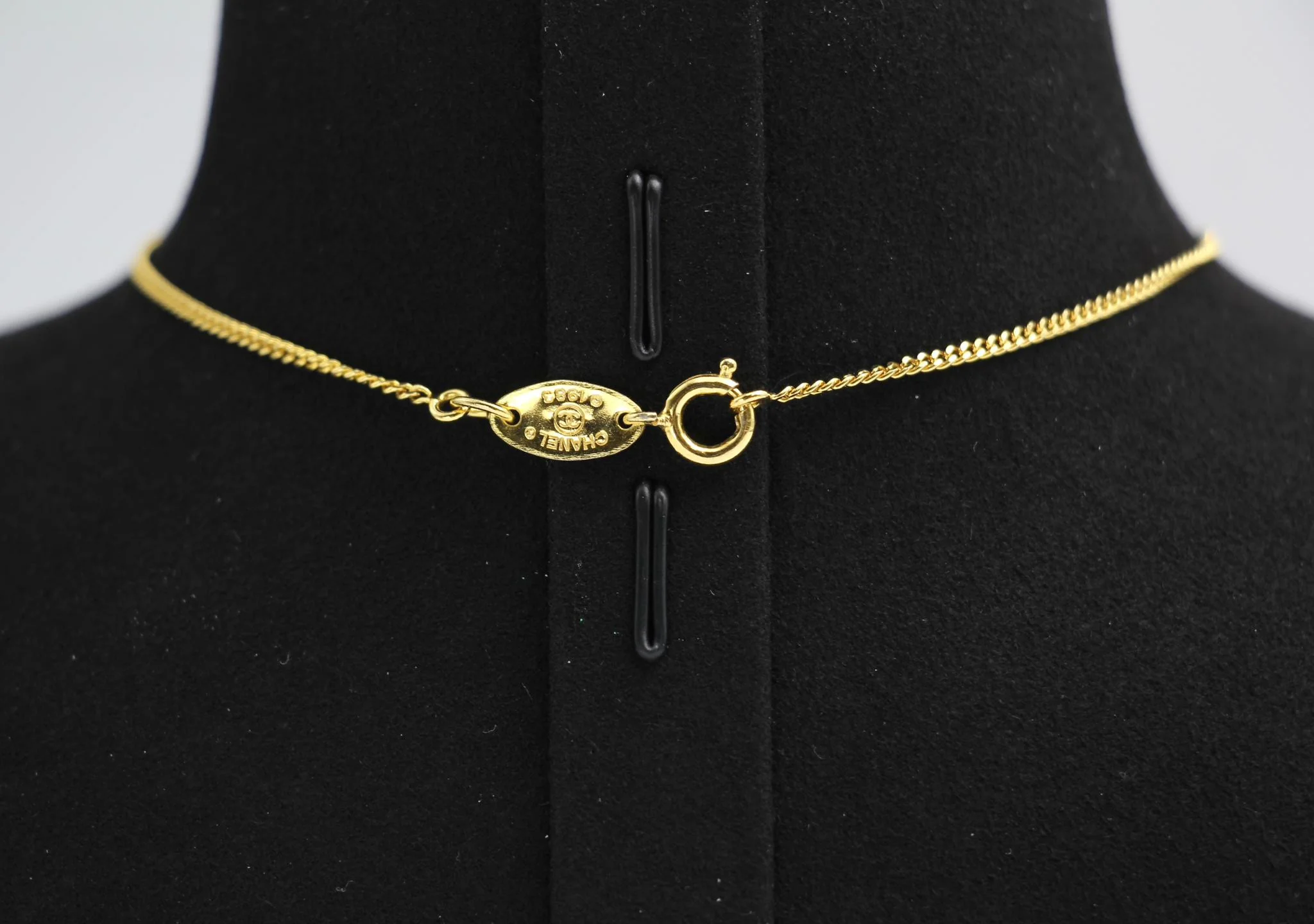 Chanel Vintage 83 Years Rhinestone Gold Plated Thin Cc Necklace - Image 7