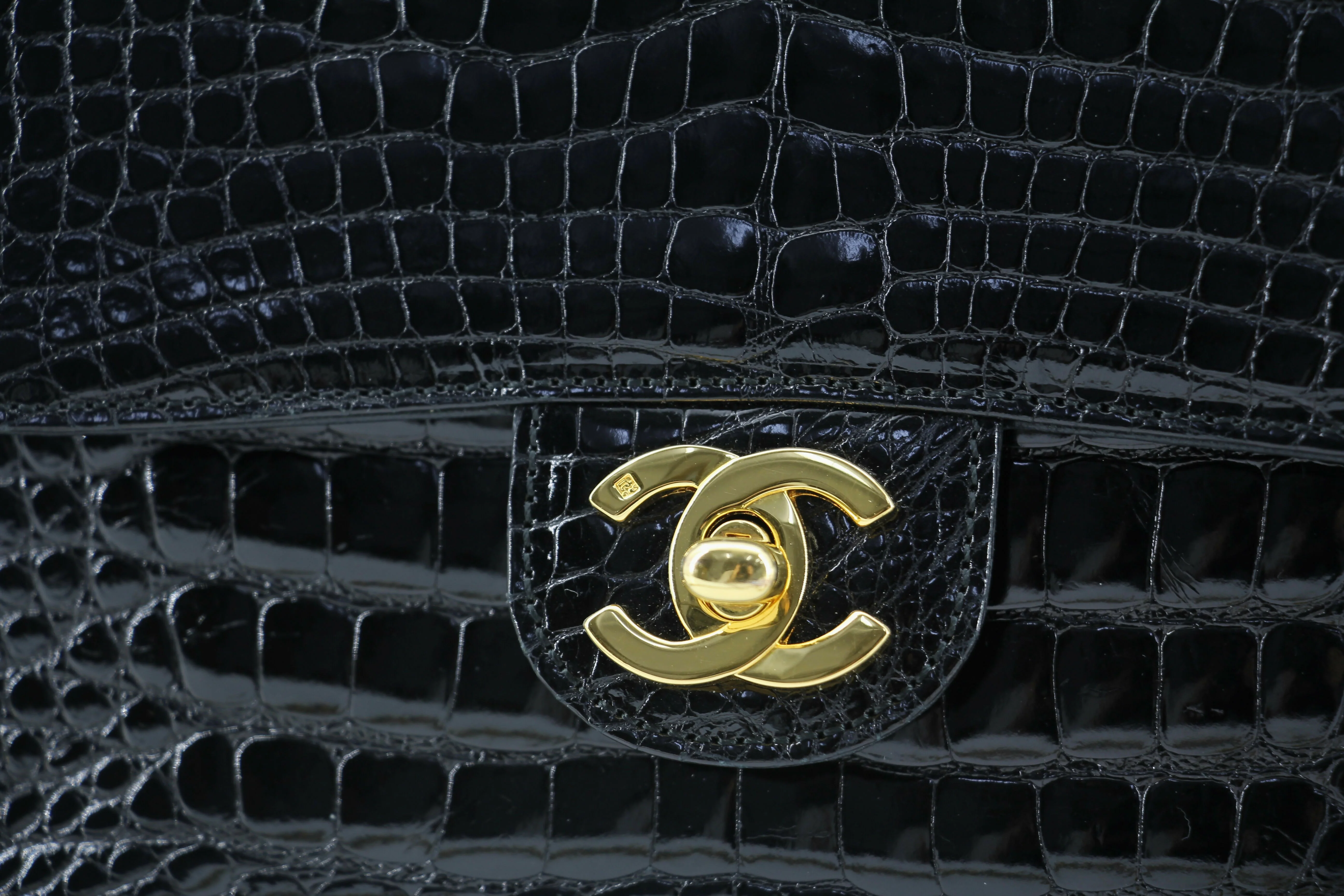 Chanel Vintage 89-91 Black Alligator Mini Square Gold Hardware Classic Flap Bag - Image 8