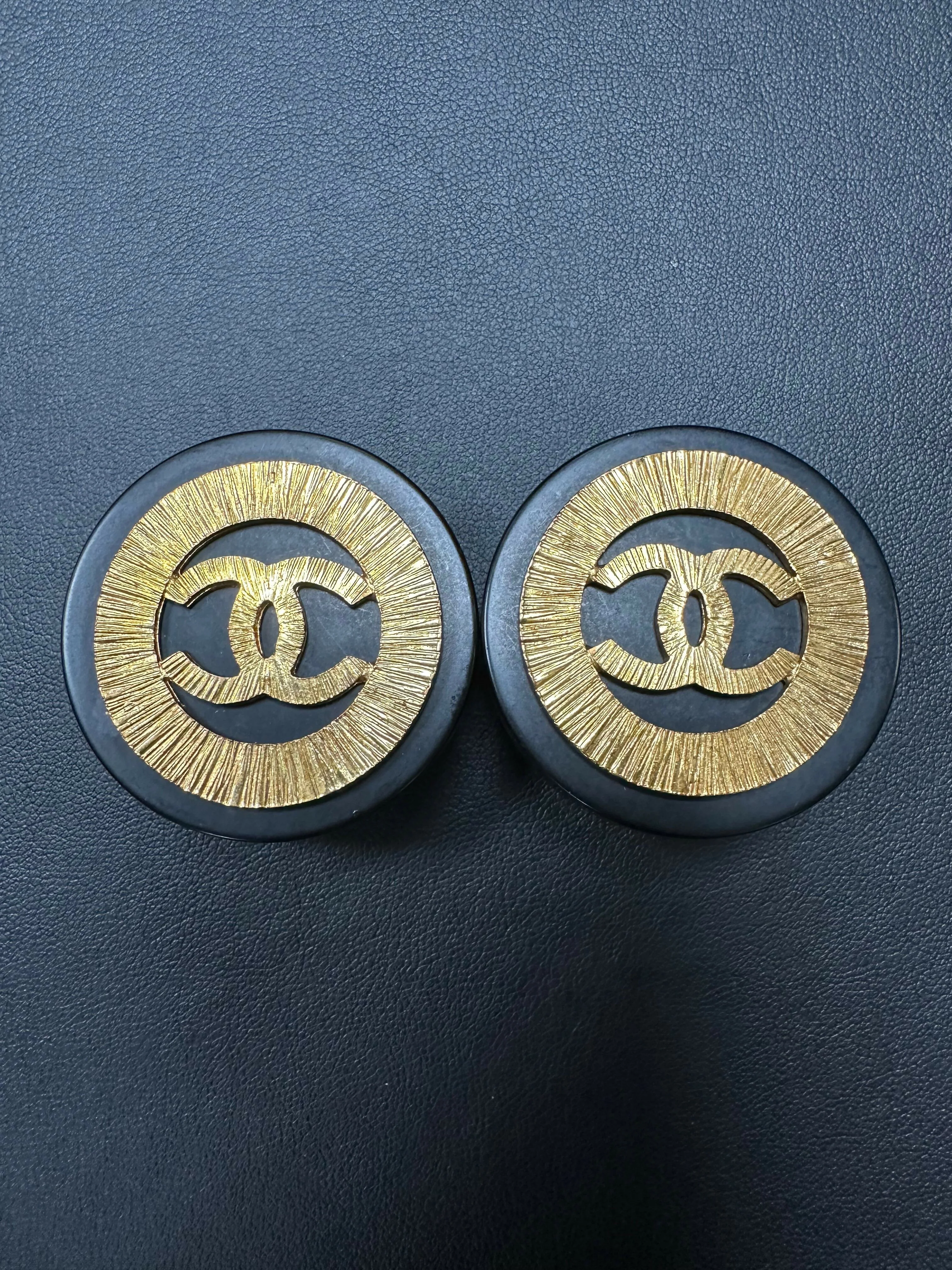 Chanel Vintage 93 Gold Plated & Resin Button CC Clip-on Earrings