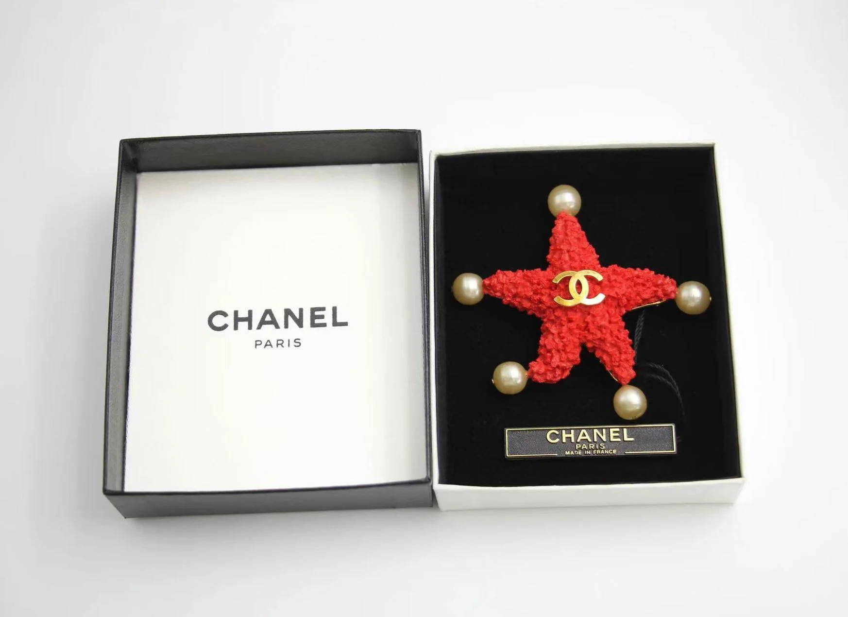Chanel Vintage 93C Red Lava Imitation Pearls Gold Plated Brass Cc Starfish Brooc - Image 4