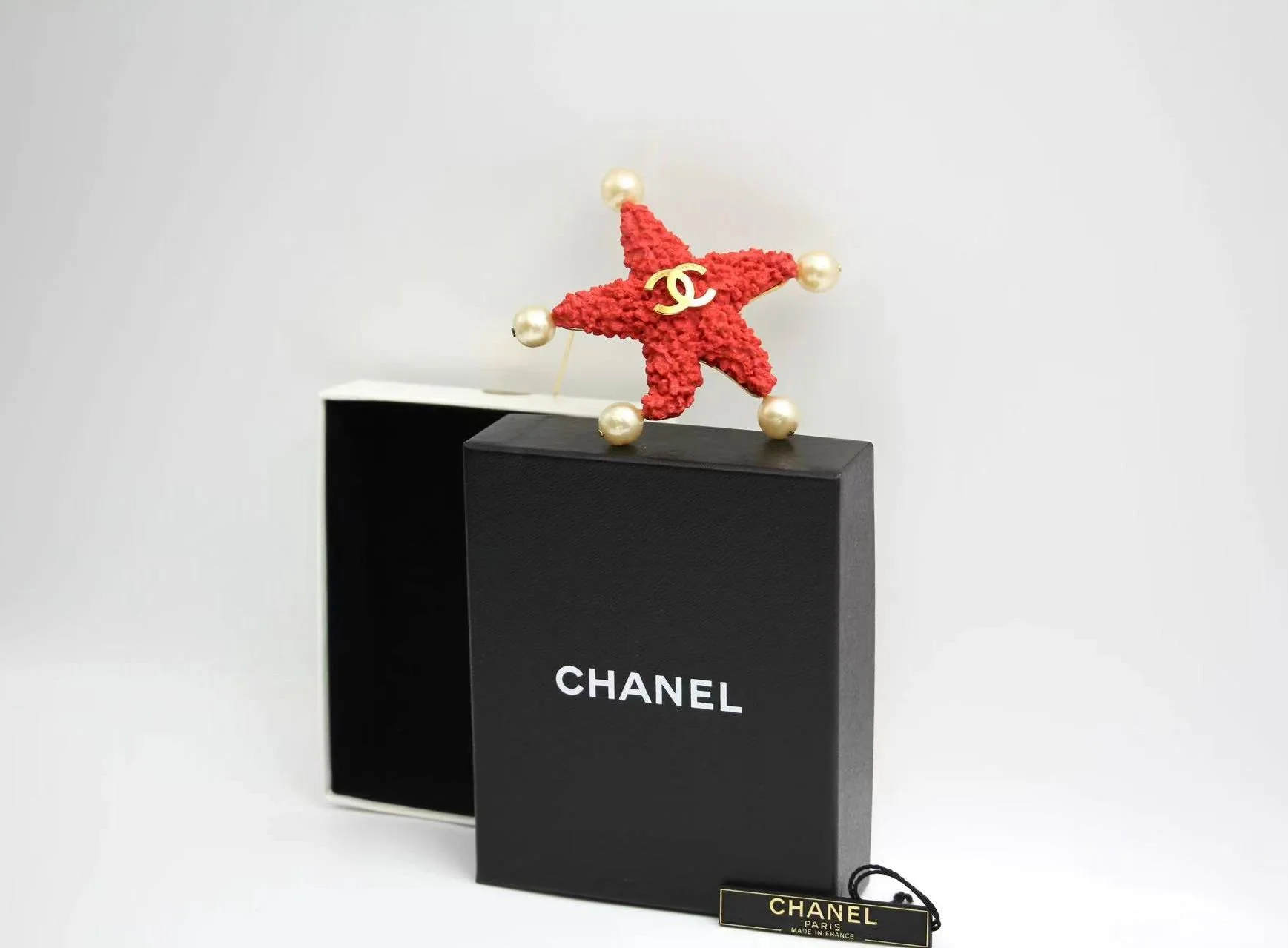 Chanel Vintage 93C Red Lava Imitation Pearls Gold Plated Brass Cc Starfish Brooc - Image 7