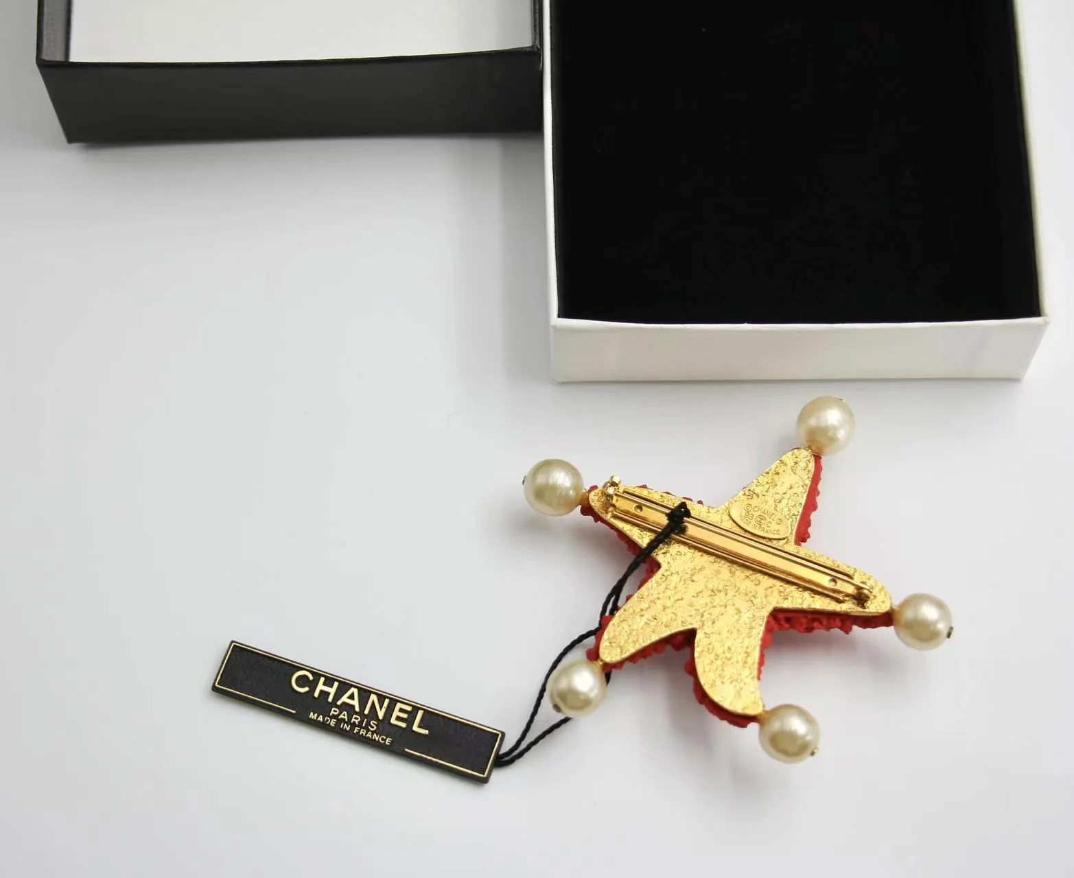 Chanel Vintage 93C Red Lava Imitation Pearls Gold Plated Brass Cc Starfish Brooc - Image 9