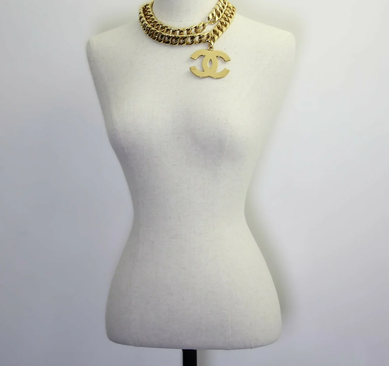 Chanel Vintage 93P Gold-plated Large CC Wave Rotating Lock Long Waist Chain - Image 3