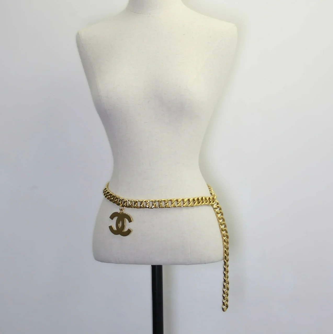 Chanel Vintage 93P Gold-plated Large CC Wave Rotating Lock Long Waist Chain - Image 4