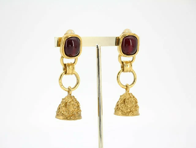 Chanel Vintage 94A Grapevine Gold-plated Red Bell Clip-on Earrings - Image 2