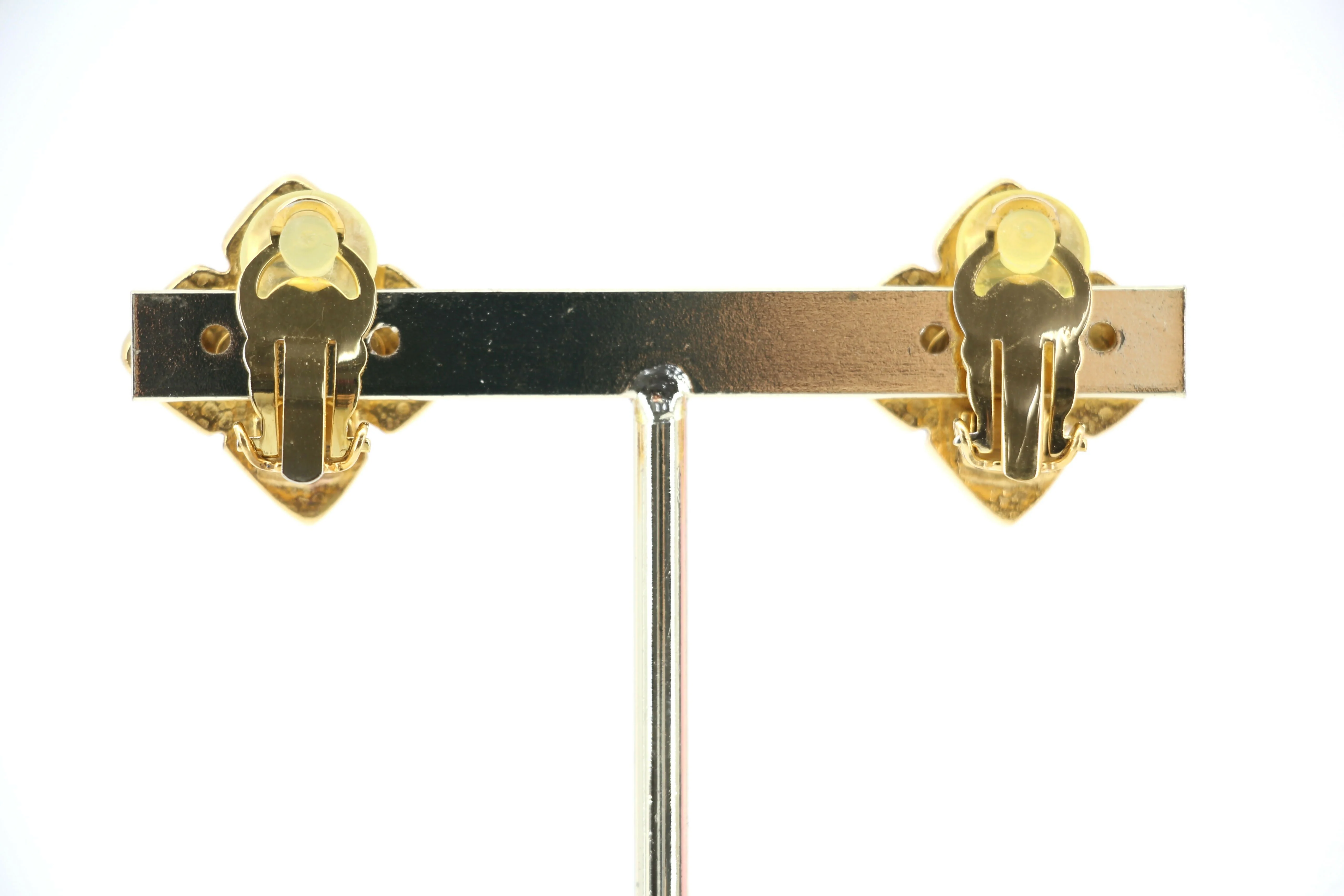 Chanel Vintage 94A Gripoix Gold-plated Rhombus Dark Blue Clip-on Earrings - Image 3
