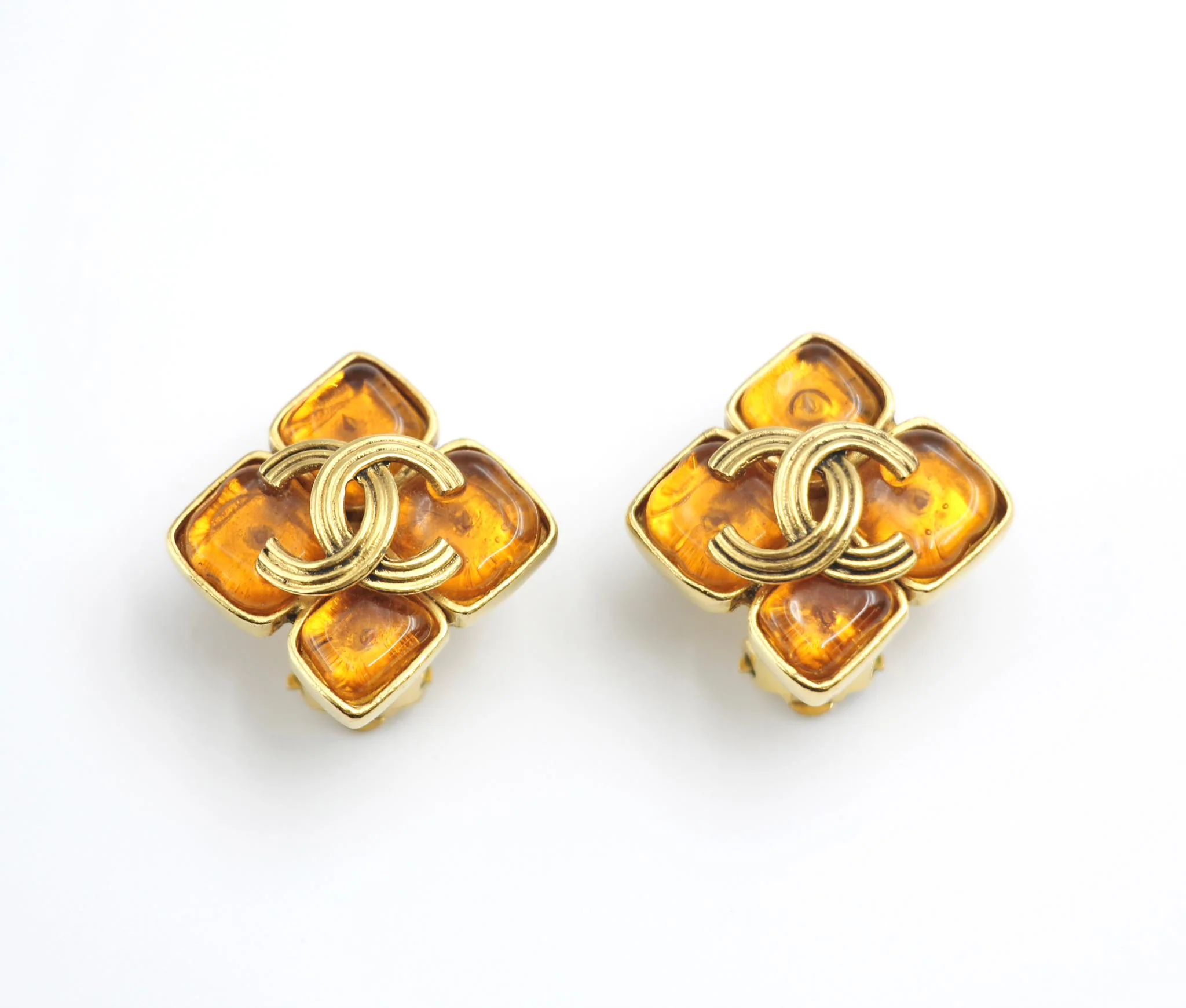 Chanel Vintage 94A Orange Glass Gold-Plated Rhombus Cc Earrings - Image 10
