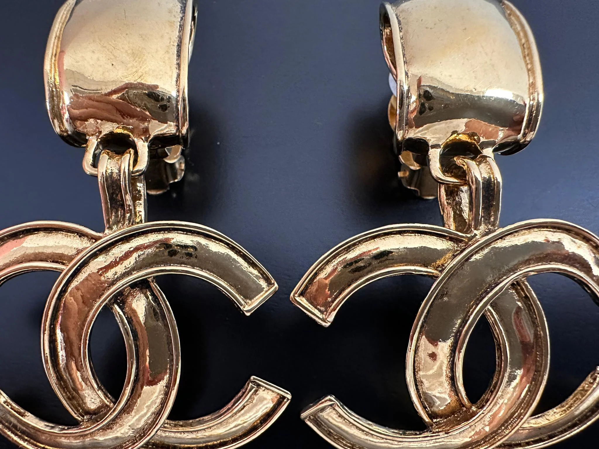 Chanel Vintage 94P Gold-Plated Bright Gold Characteristic Pendant Large Ear Clips - Image 2