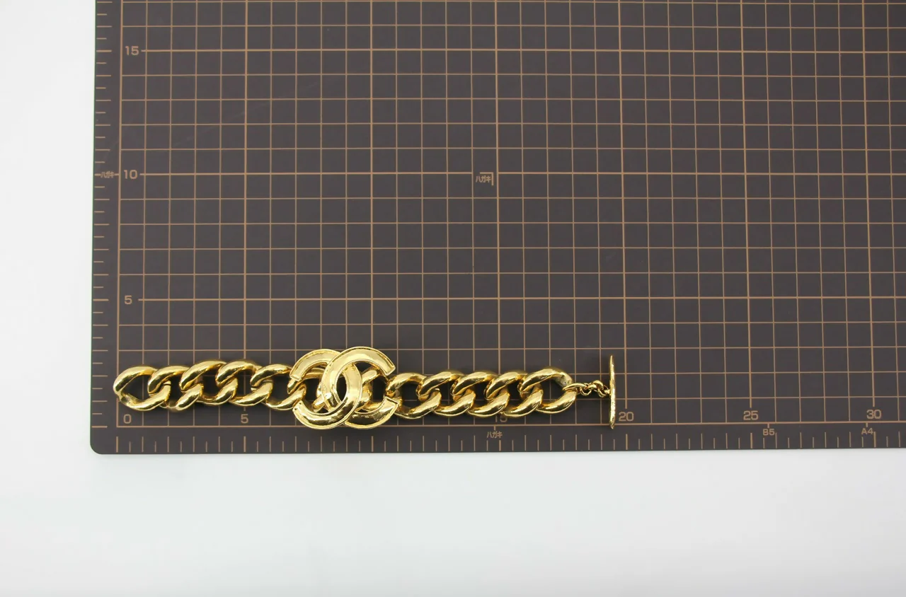 Chanel Vintage 94P Gold-plated CC Wave Rotating Lock Bracelet - Image 10