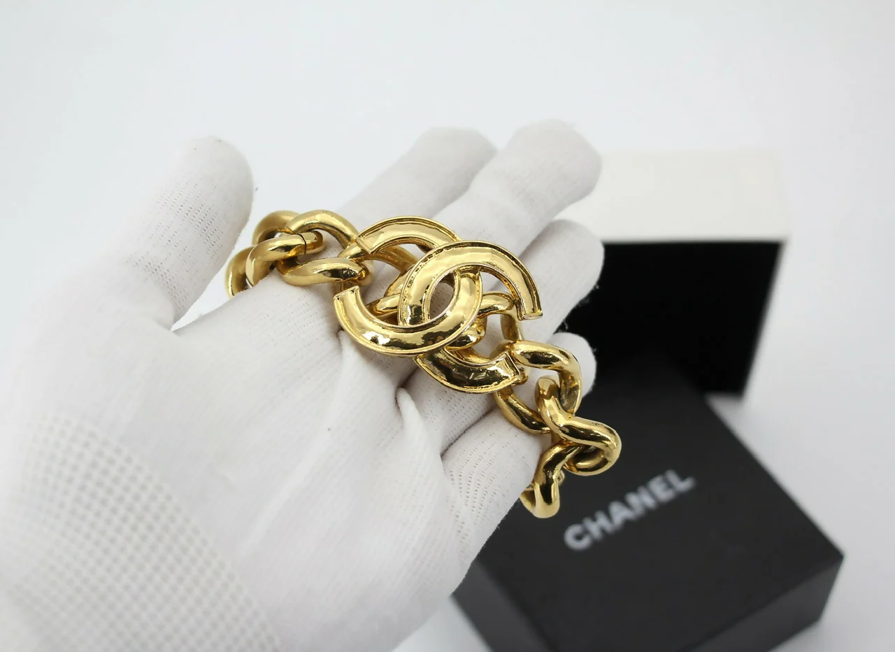 Chanel Vintage 94P Gold-plated CC Wave Rotating Lock Bracelet - Image 3