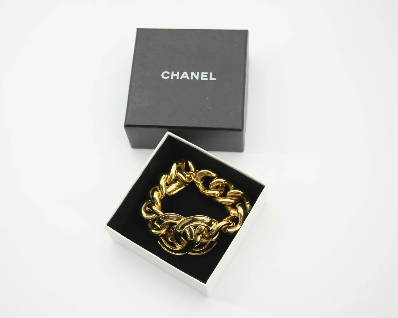 Chanel Vintage 94P Gold-plated CC Wave Rotating Lock Bracelet - Image 5