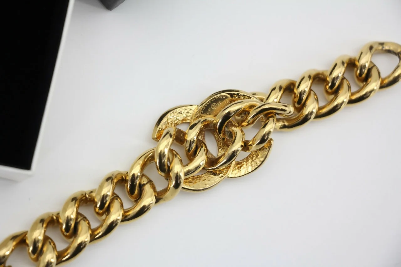 Chanel Vintage 94P Gold-plated CC Wave Rotating Lock Bracelet - Image 7
