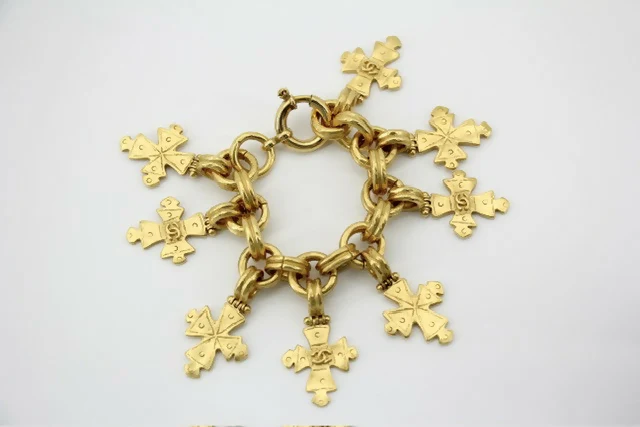 Chanel Vintage 94P Gold-plated Eight Cross Bracelet