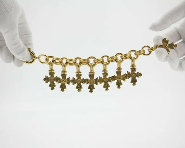 Chanel Vintage 94P Gold-plated Eight Cross Bracelet - Image 6