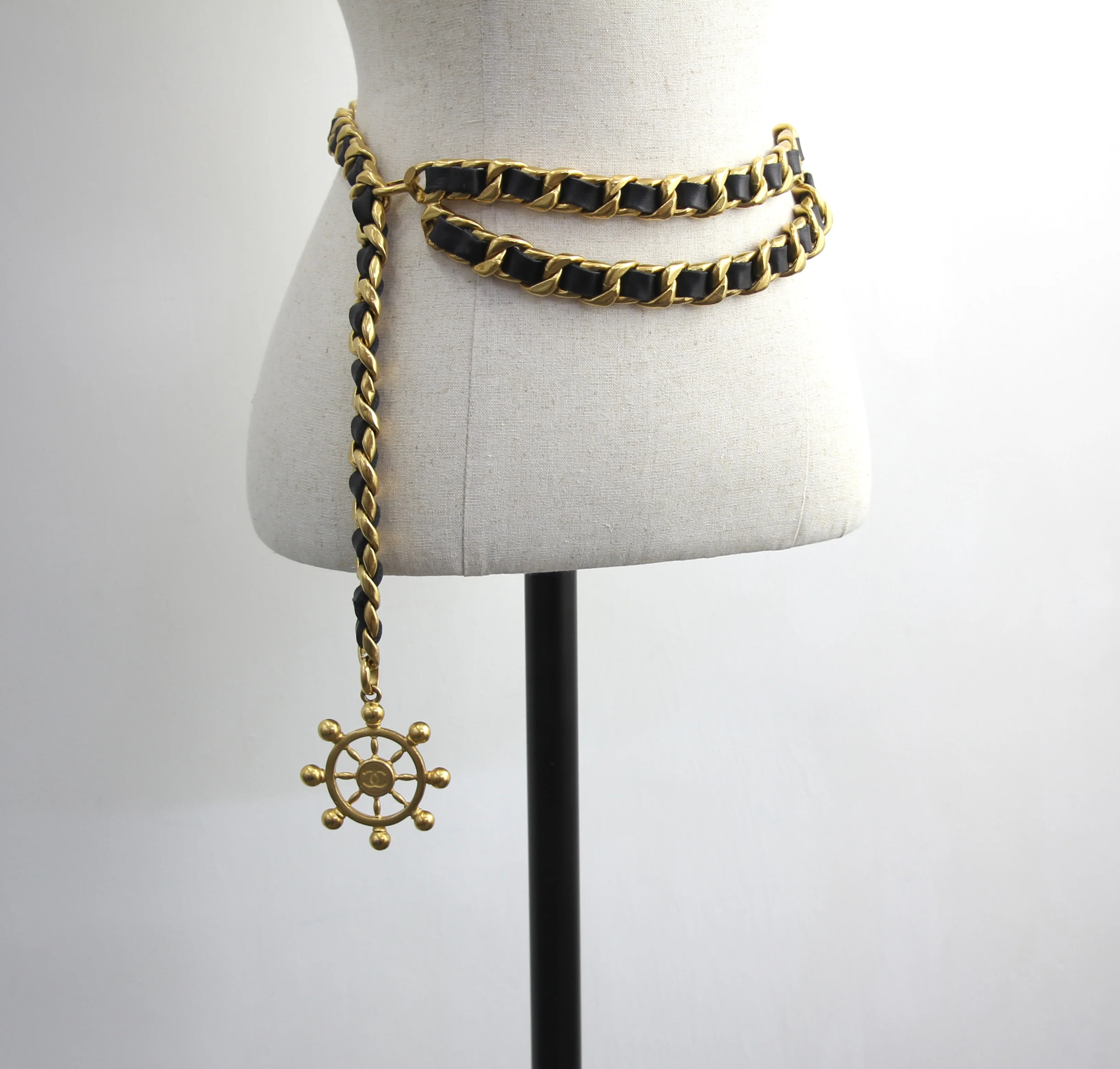 Chanel Vintage 94P Gold Plated Leather Navy Chain Waist Chain L94 - Image 2