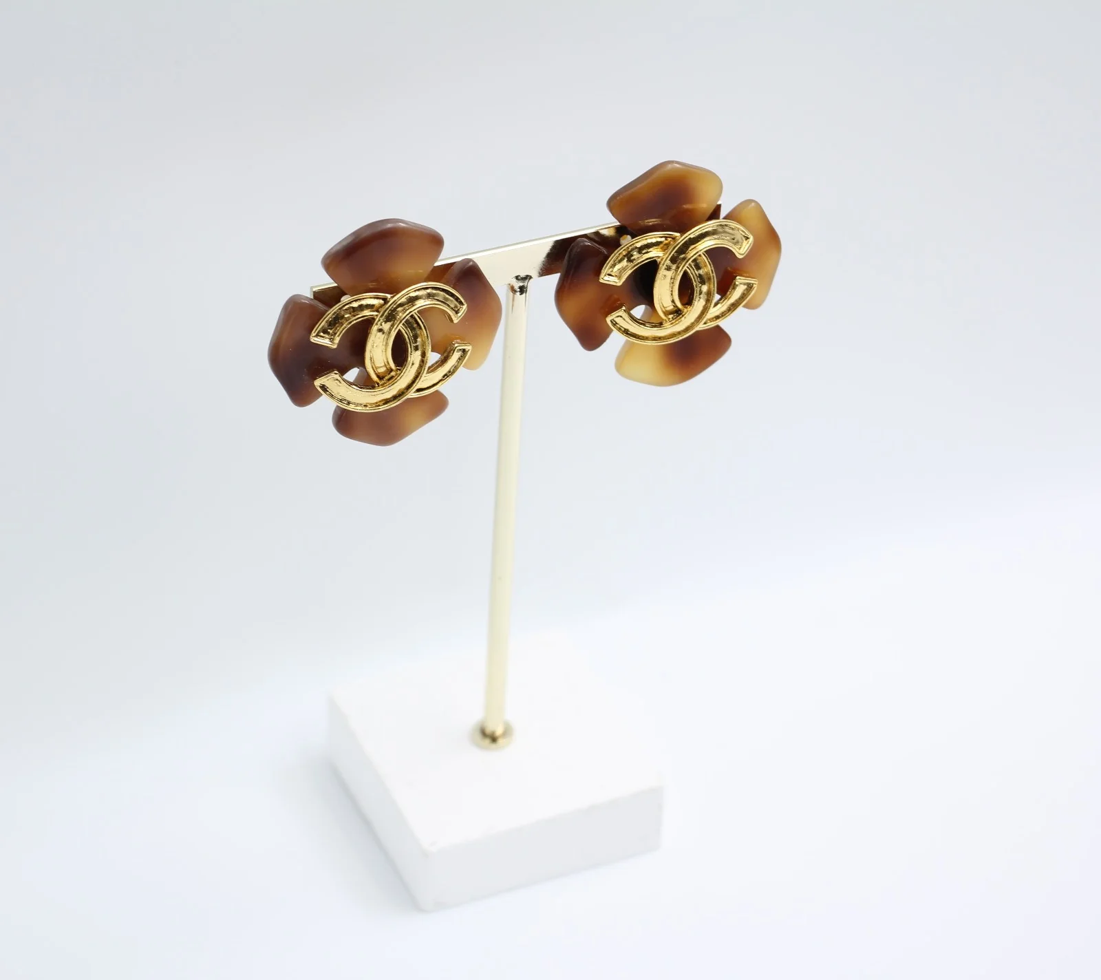Chanel Vintage 94P Tortoise Brown Large Cc Earrings - Image 12