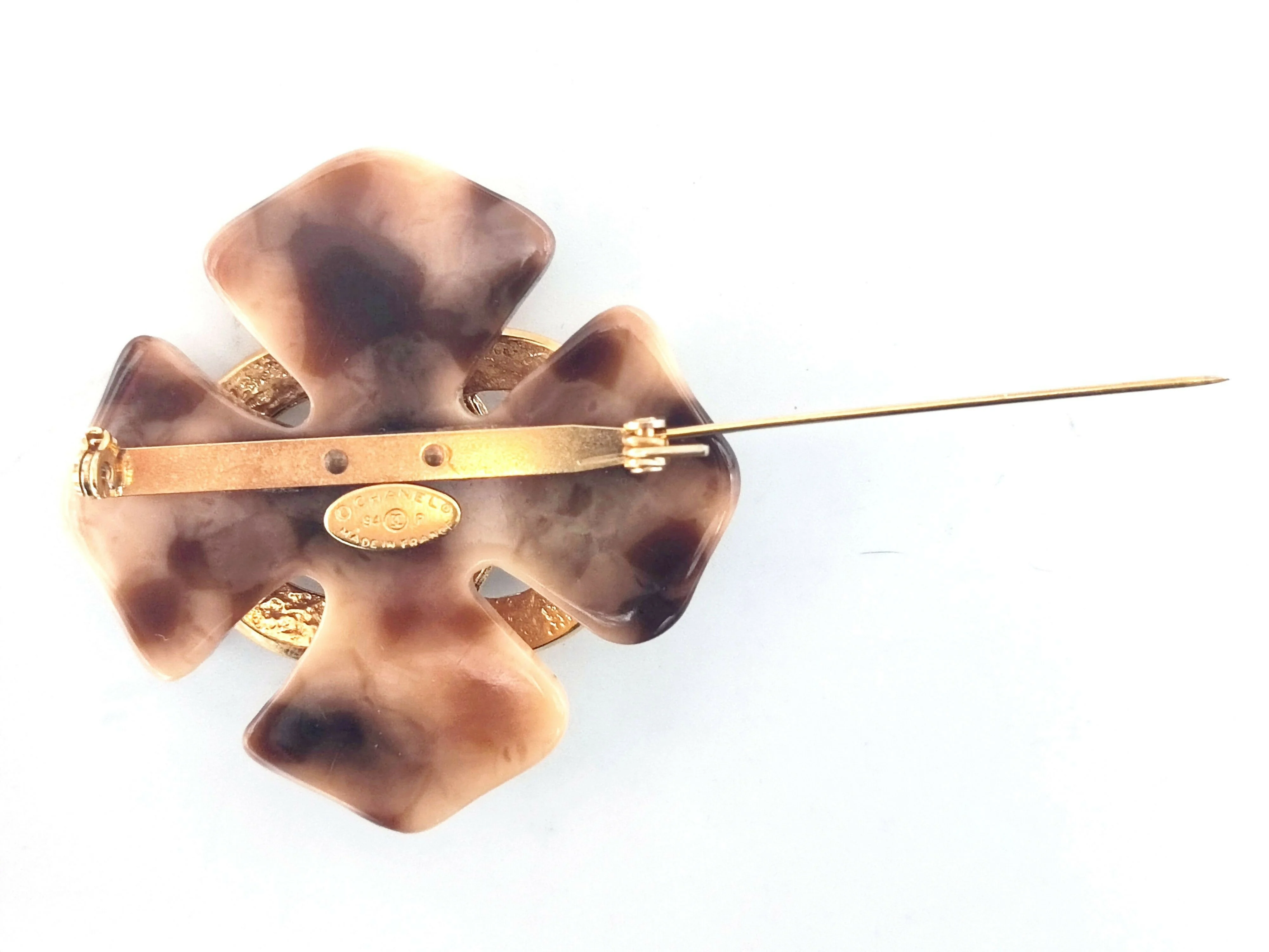 Chanel Vintage 94P Tortoiseshell Four-Leaf Clover Coco Mark Brooch - Image 2