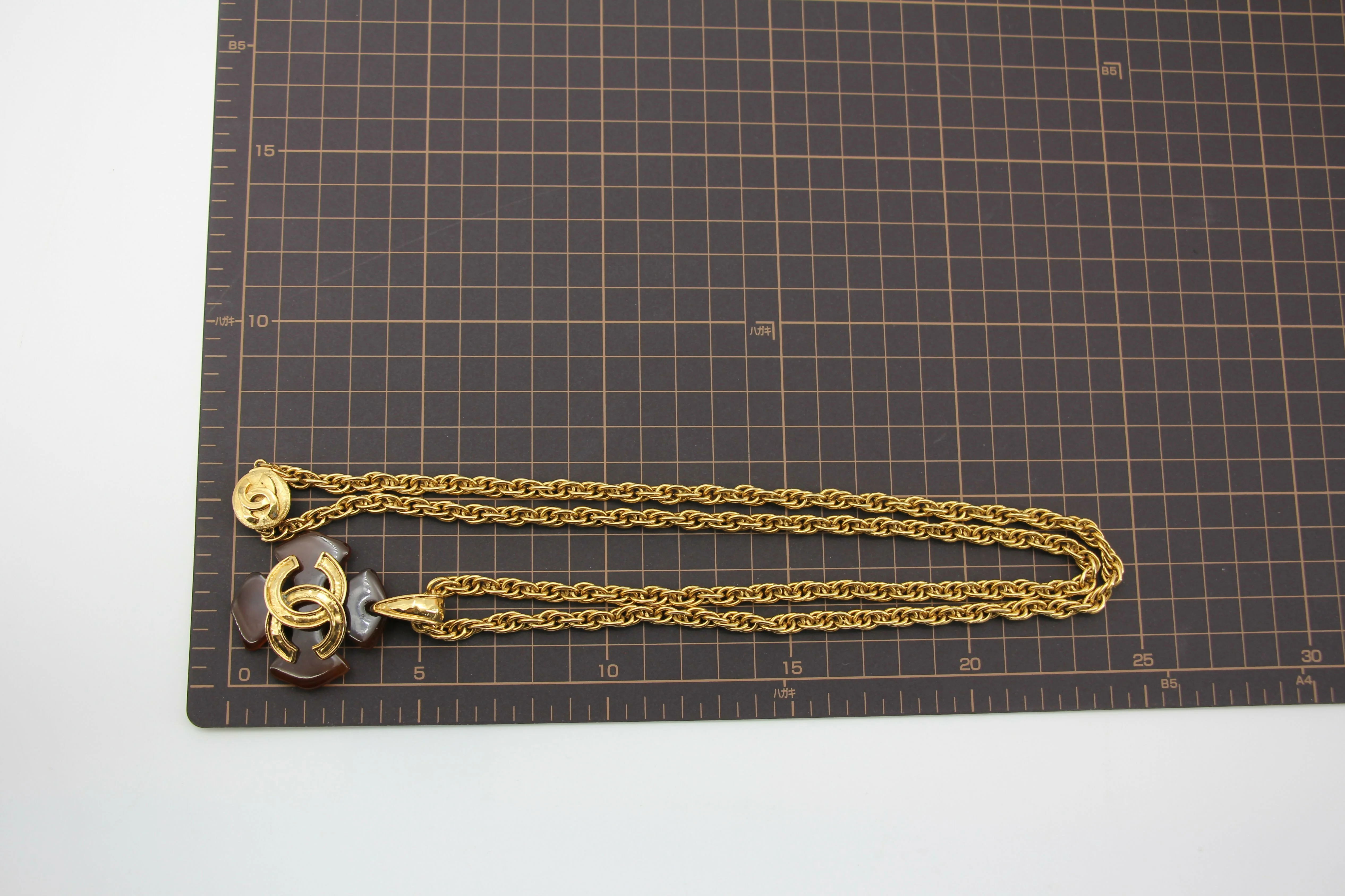 Chanel Vintage 94P Tortoiseshell & Gold-Plated Long/Layered Necklace - Image 10