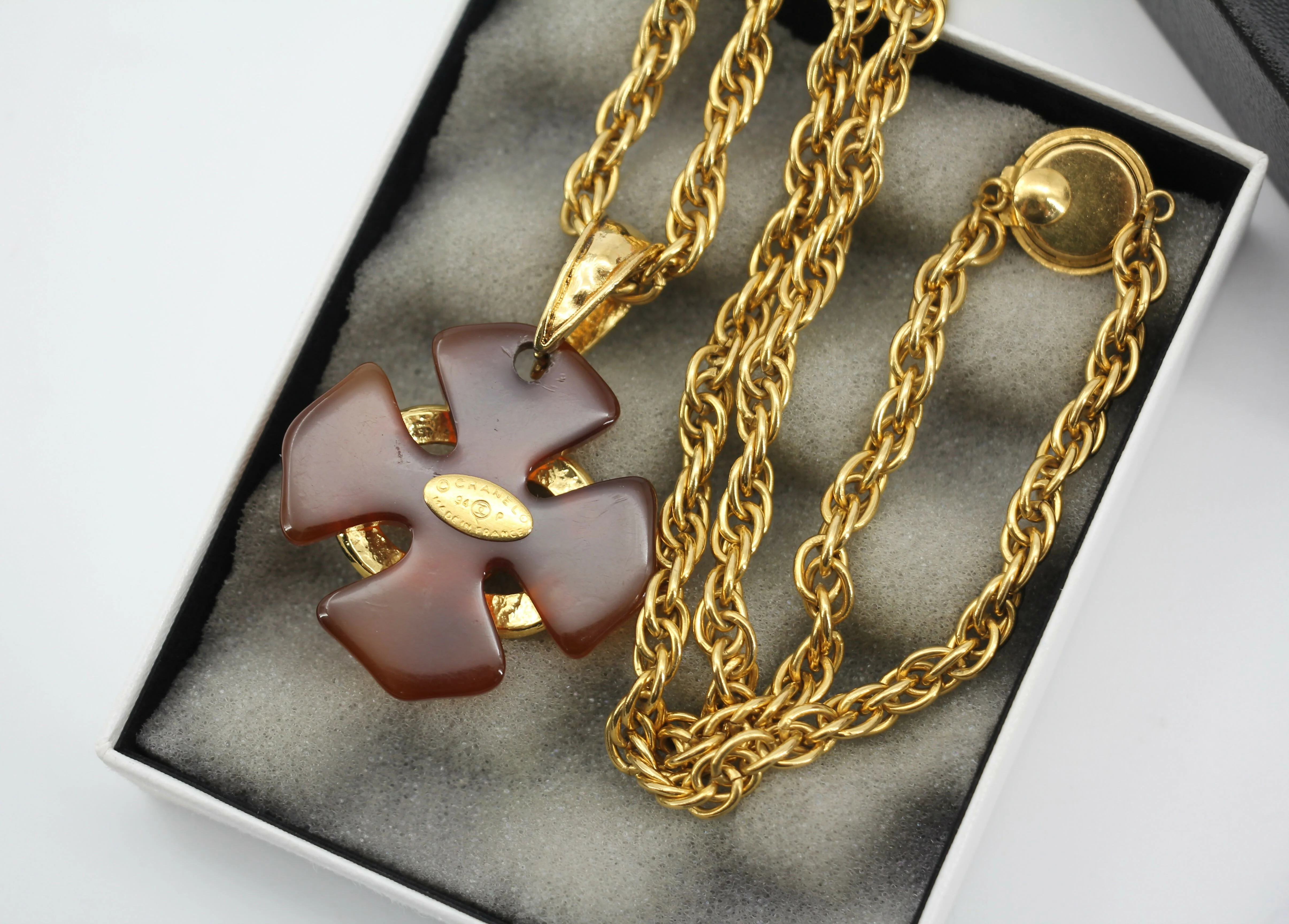 Chanel Vintage 94P Tortoiseshell & Gold-Plated Long/Layered Necklace - Image 6