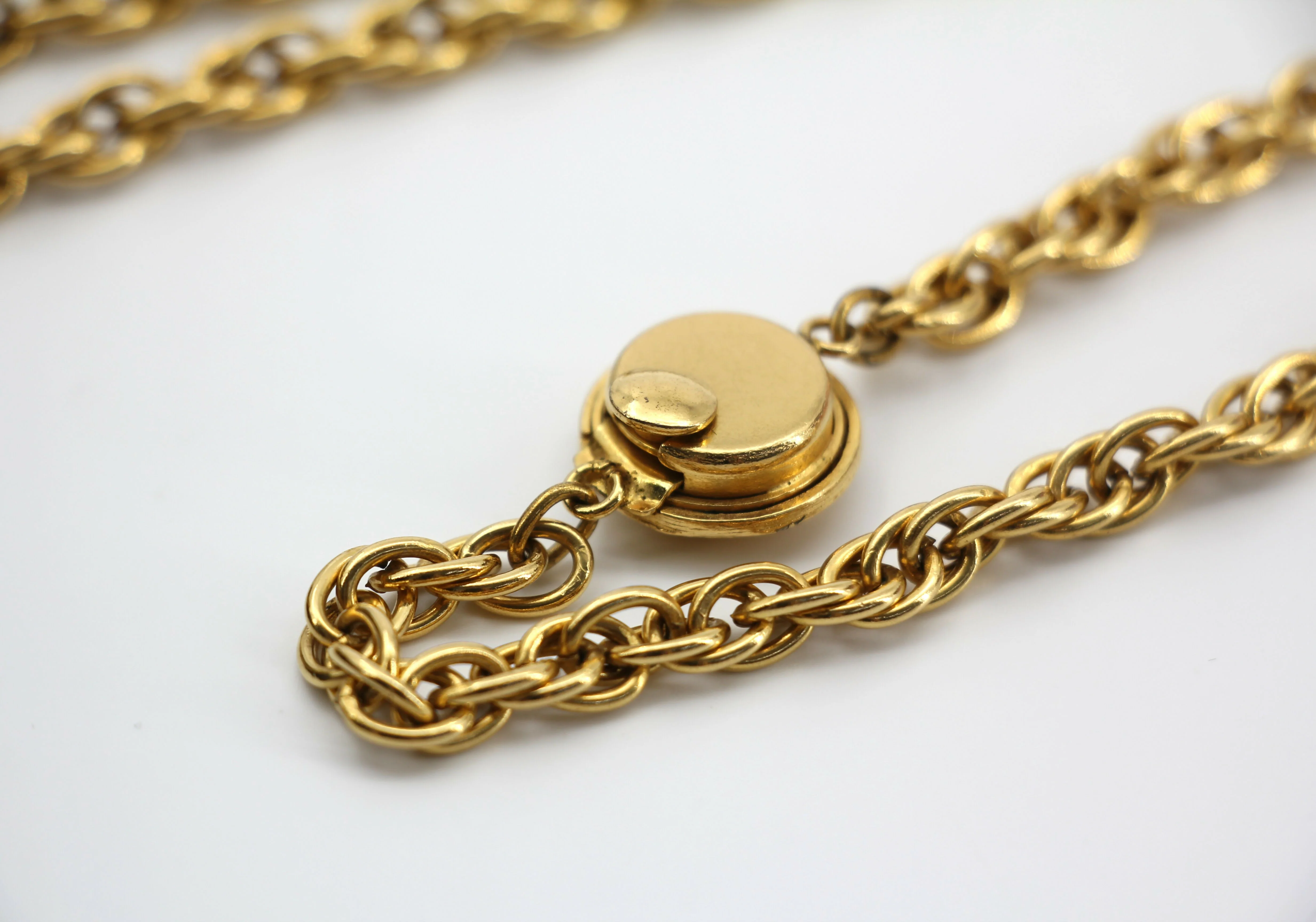 Chanel Vintage 94P Tortoiseshell & Gold-Plated Long/Layered Necklace - Image 7