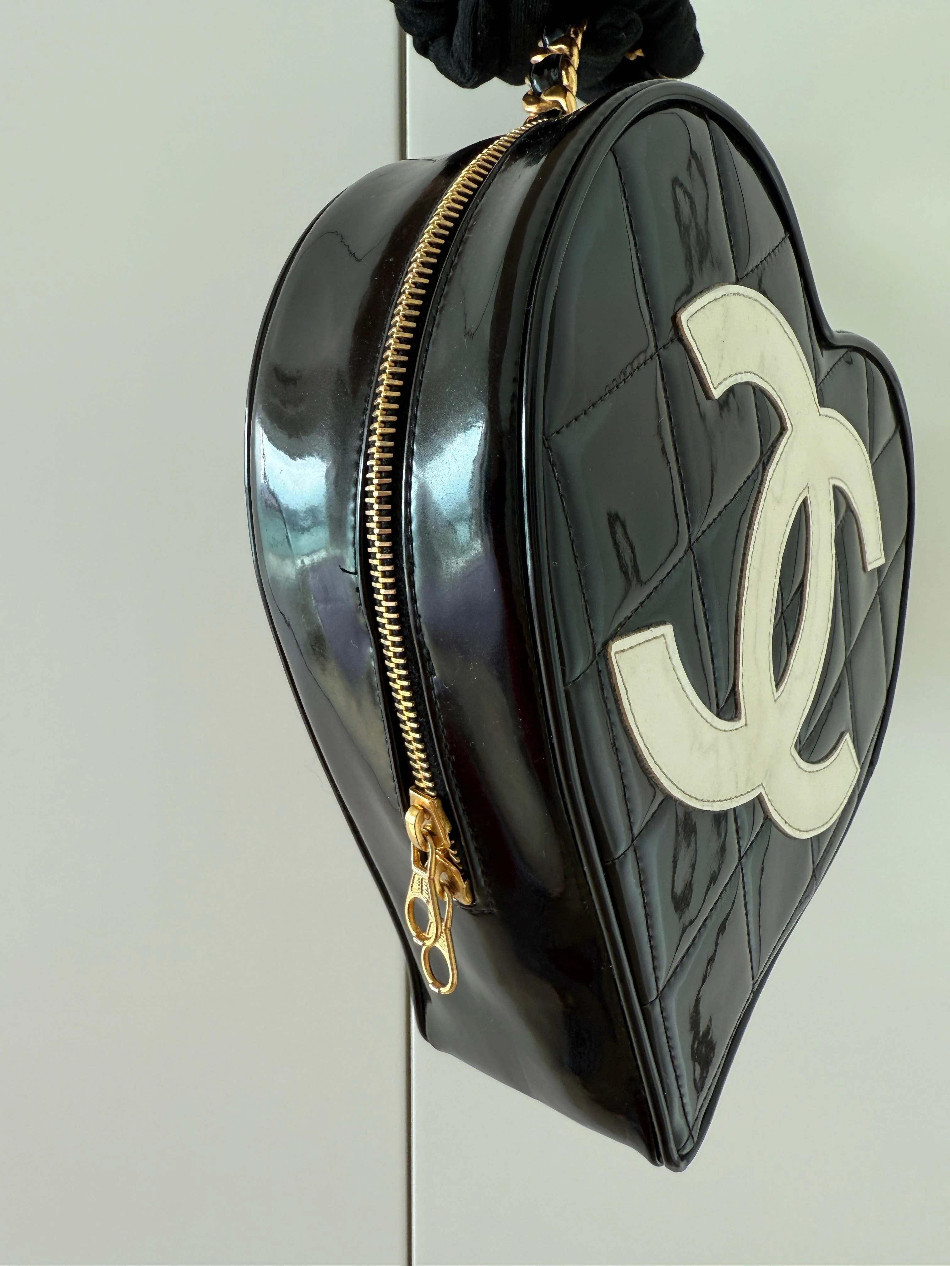 Chanel Vintage 95 Barbie Cc Heart Vanity Bag - Image 3