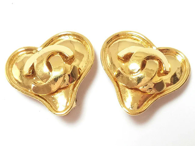 Chanel Vintage 95 Heart-Shaped Cc Logo Gold-Plated Ear Clips
