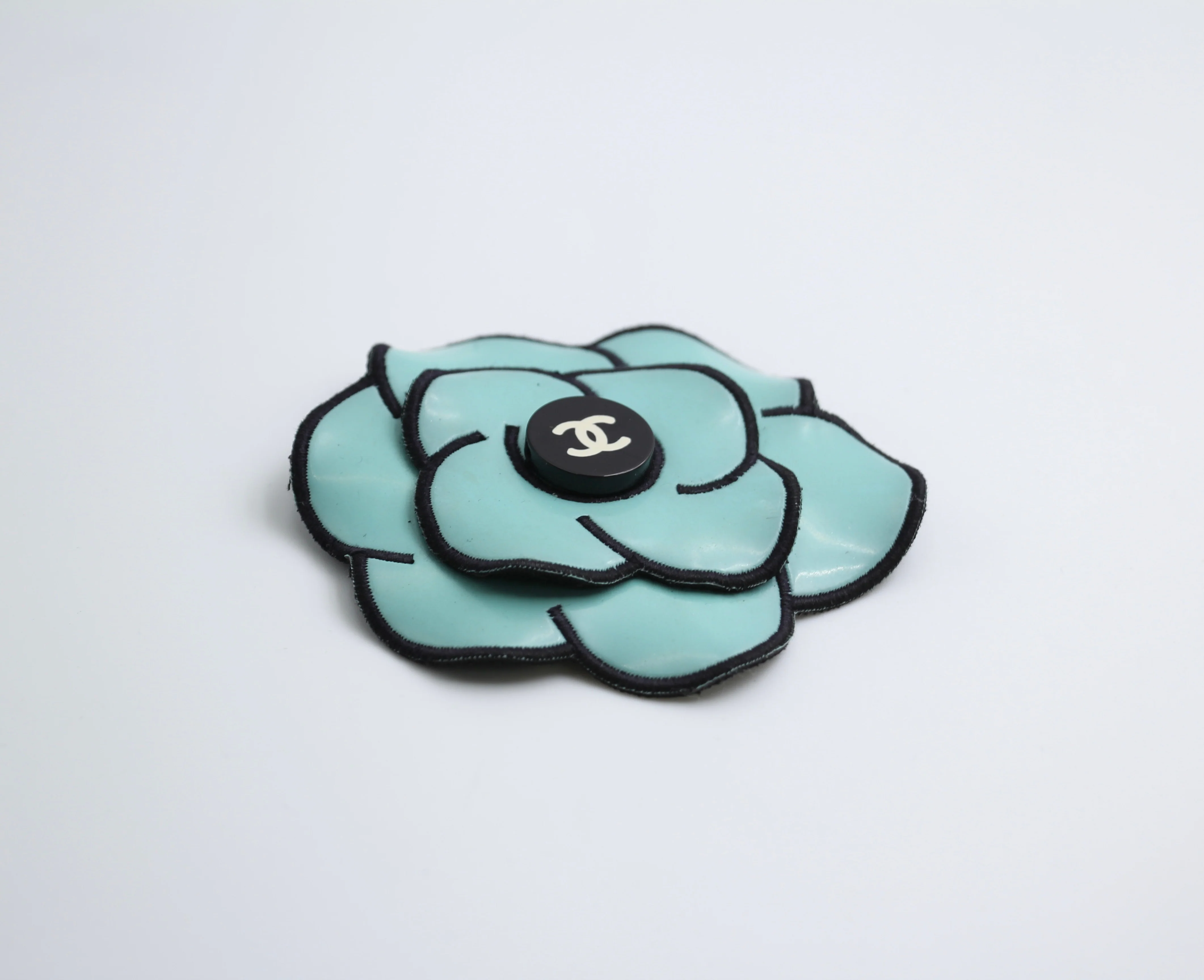 Chanel Vintage 95 Light Blue Embroidered Camellia Brooch - Image 2