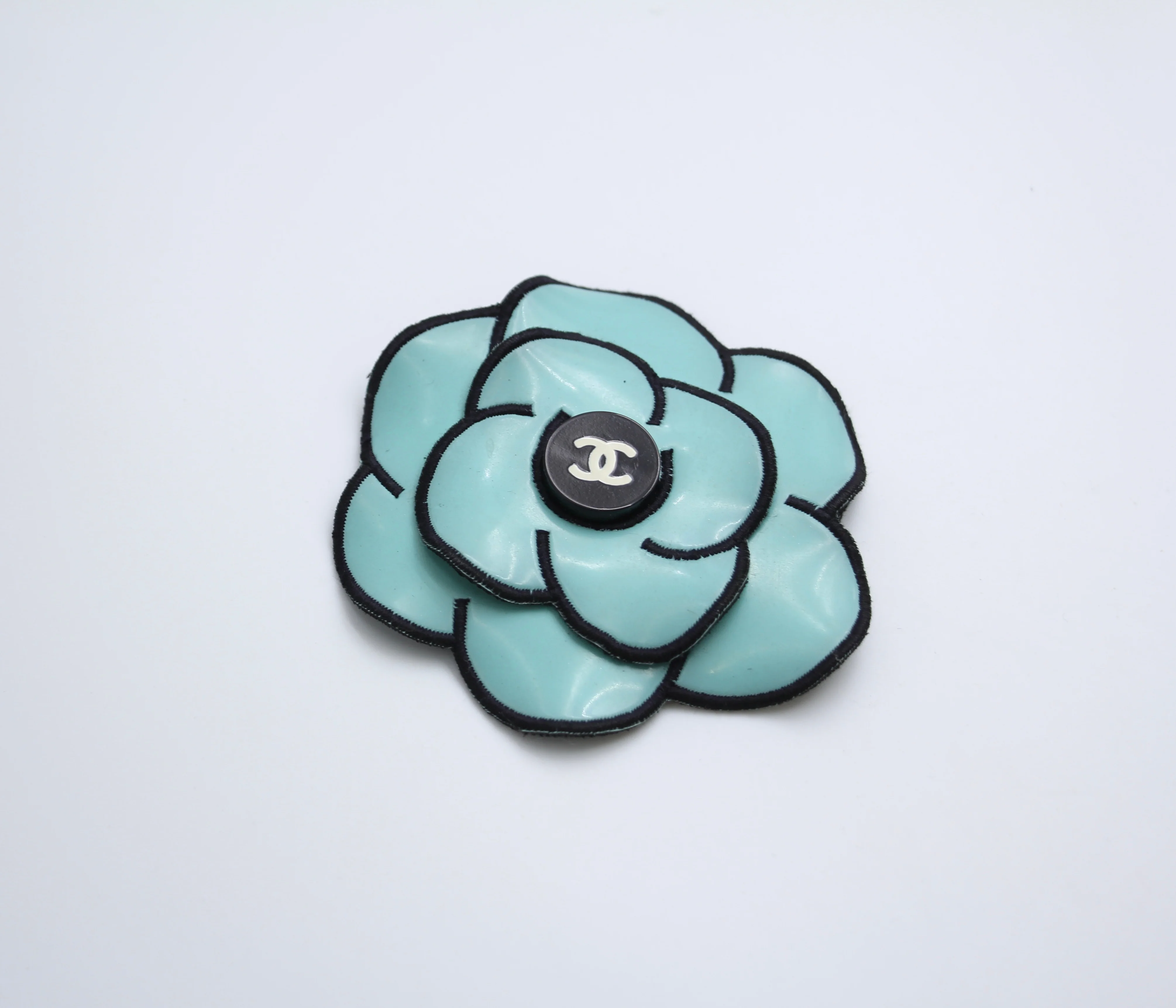 Chanel Vintage 95 Light Blue Embroidered Camellia Brooch - Image 4