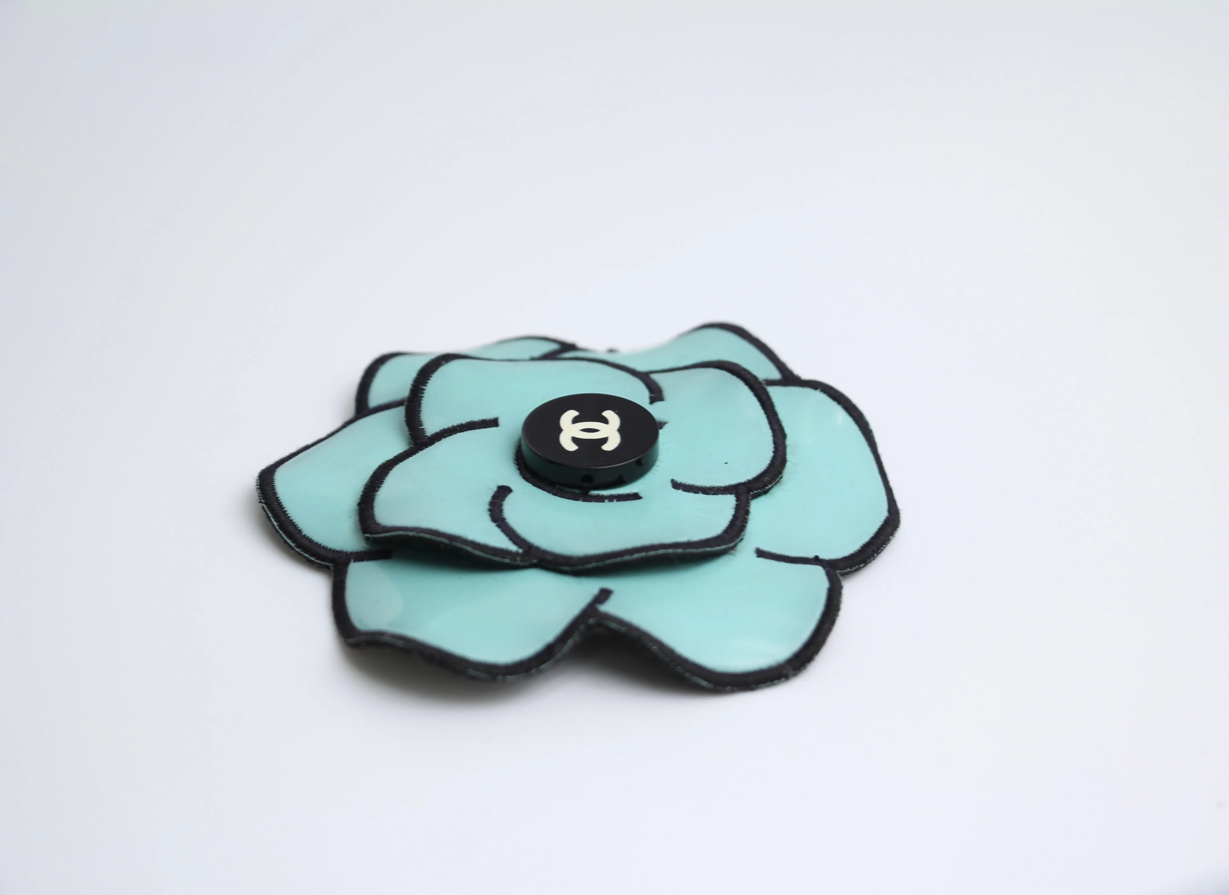 Chanel Vintage 95 Light Blue Embroidered Camellia Brooch - Image 5