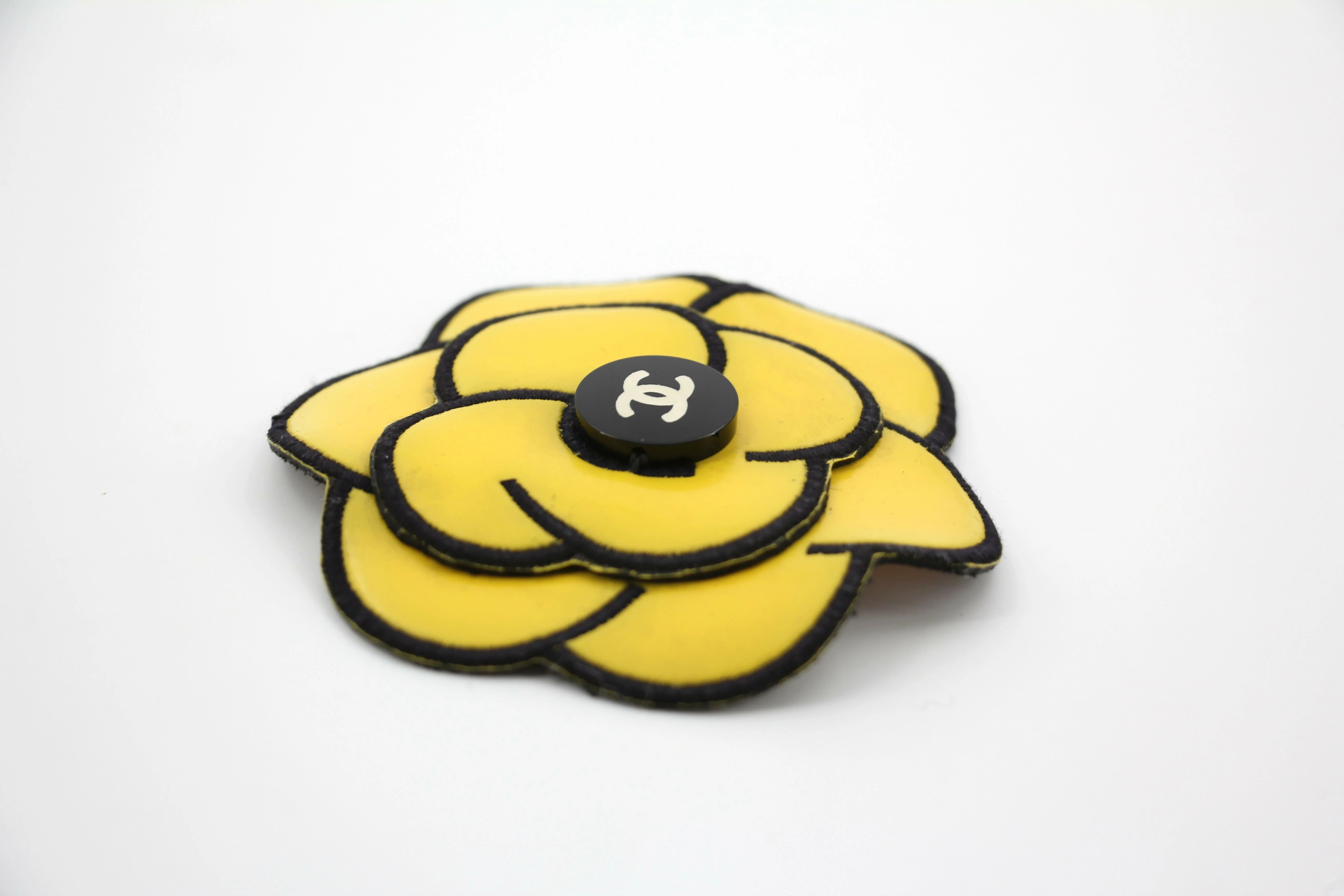 Chanel Vintage 95 Yellow Embroidered Camellia Brooch - Image 3