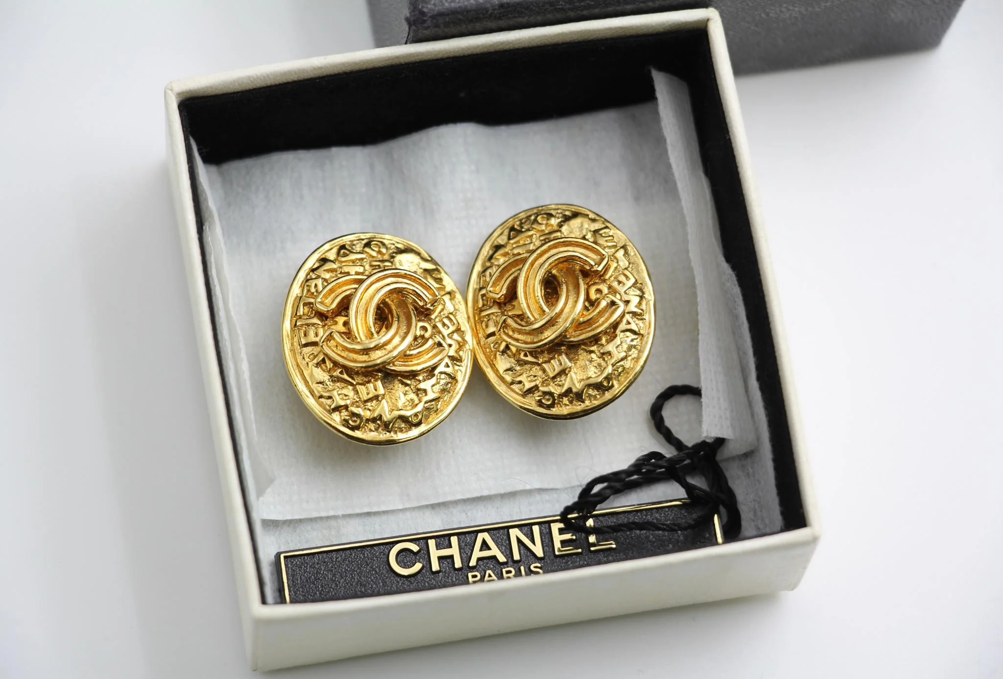 Chanel Vintage 95A Gold Plated Egg Shaped Earrings - Image 10