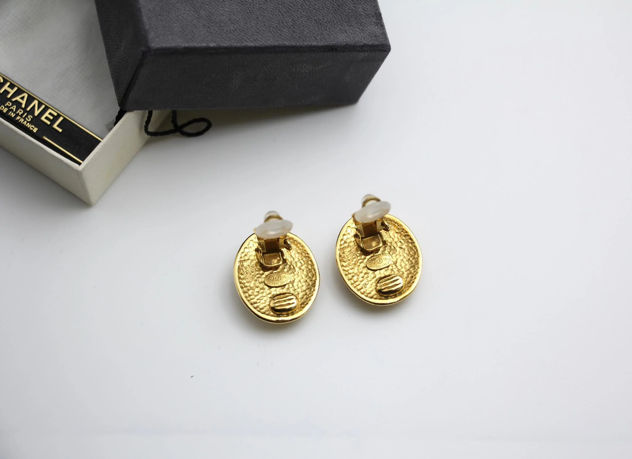 Chanel Vintage 95A Gold Plated Egg Shaped Earrings - Image 6