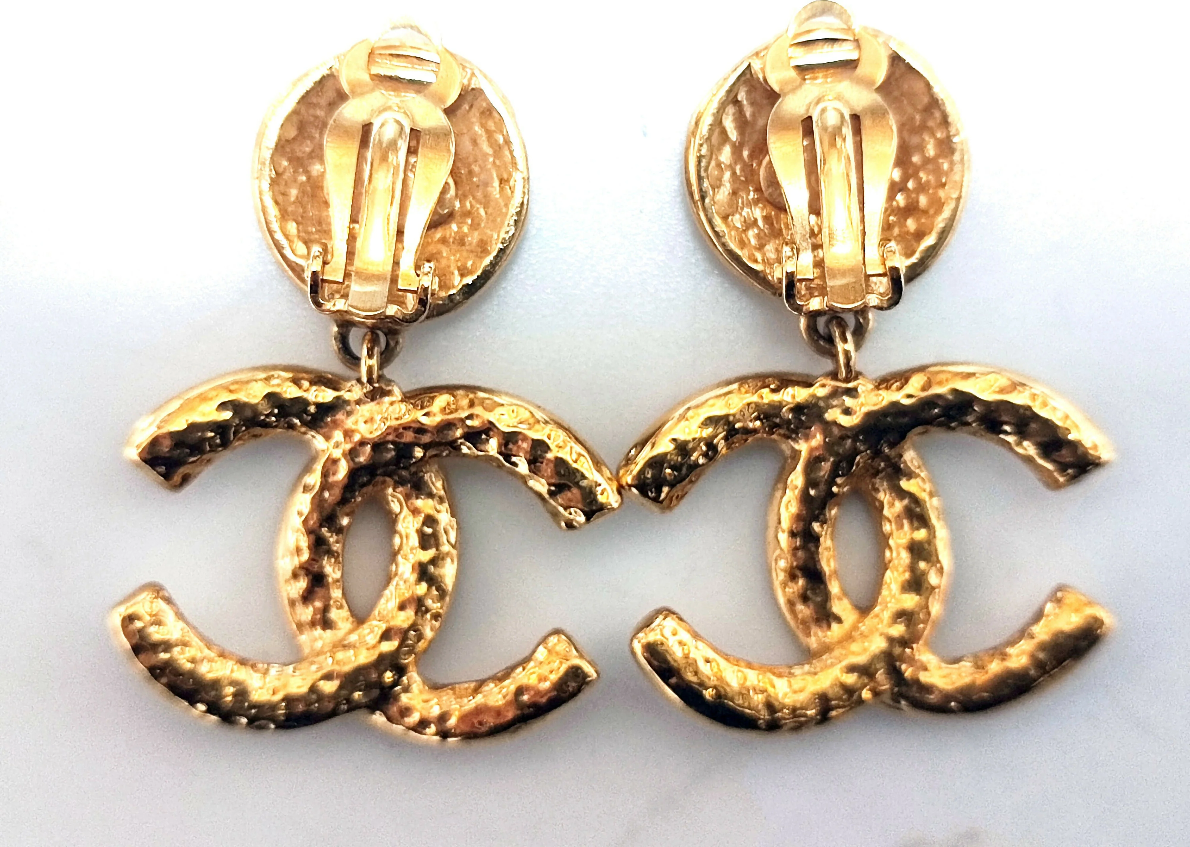 Chanel Vintage 95A Gold Plated Embossed Coco Mark Clip-on Earrings - Image 2