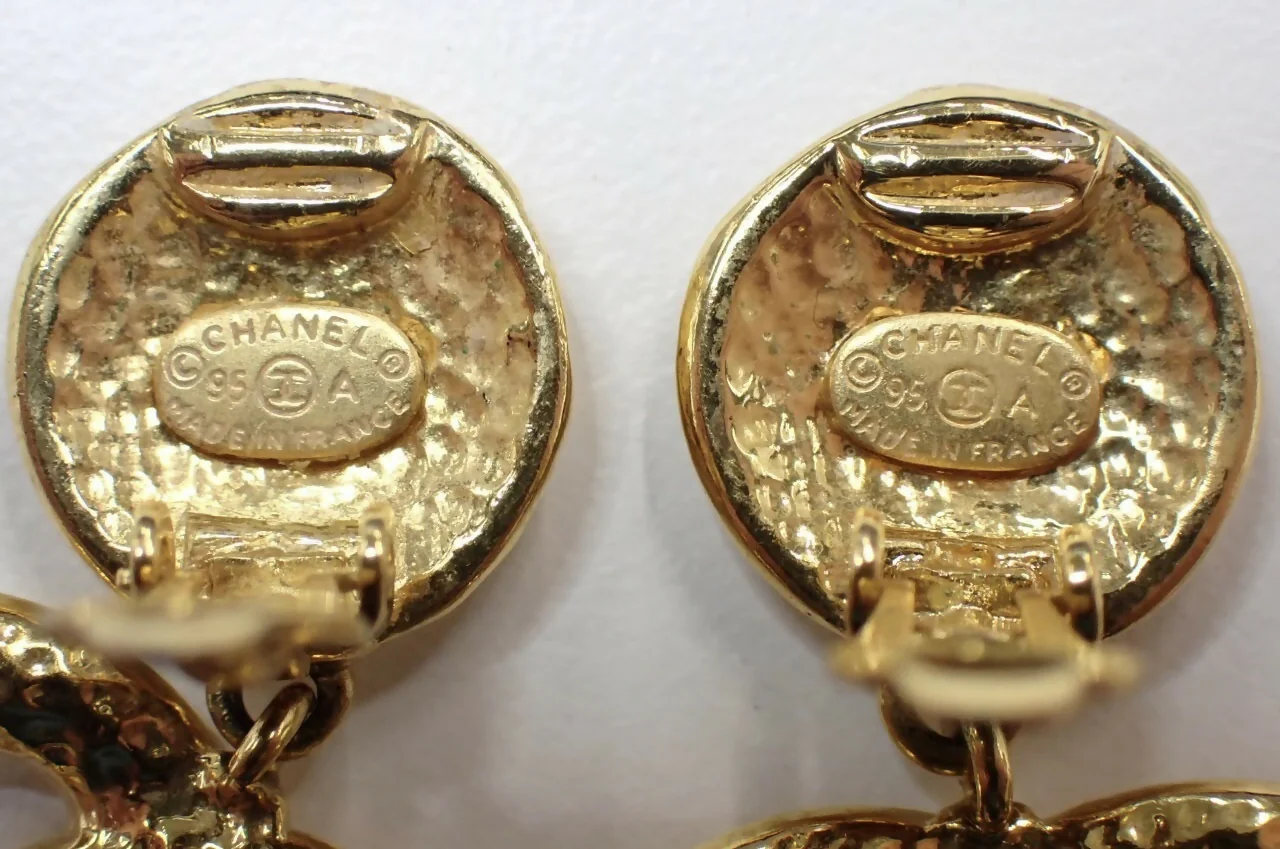 Chanel Vintage 95A Gold Plated Embossed Coco Mark Clip-on Earrings - Image 3