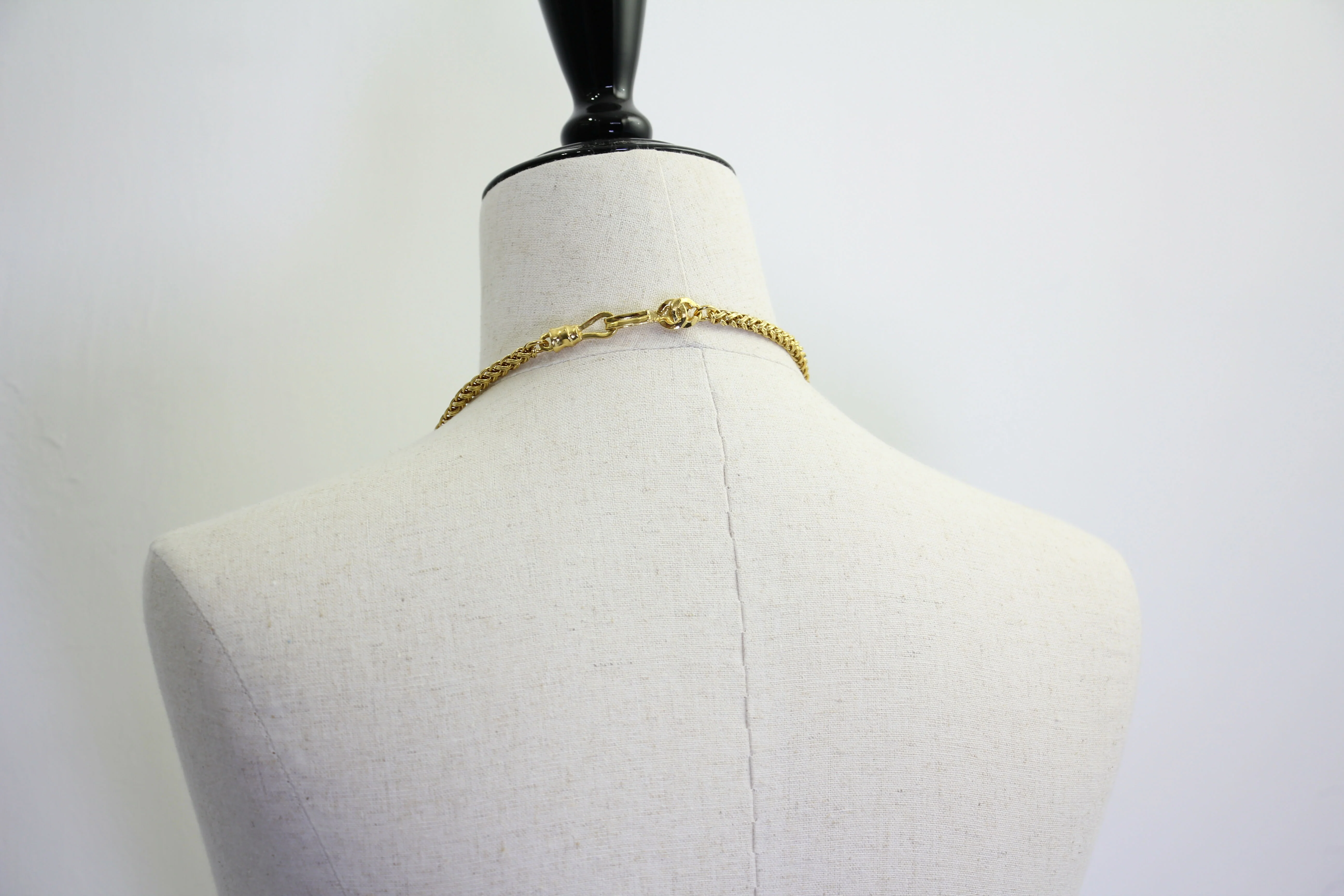 Chanel Vintage 95A Lapis Lazuli Marble Blue Oval Pendant Gold Plated Necklace - Image 2